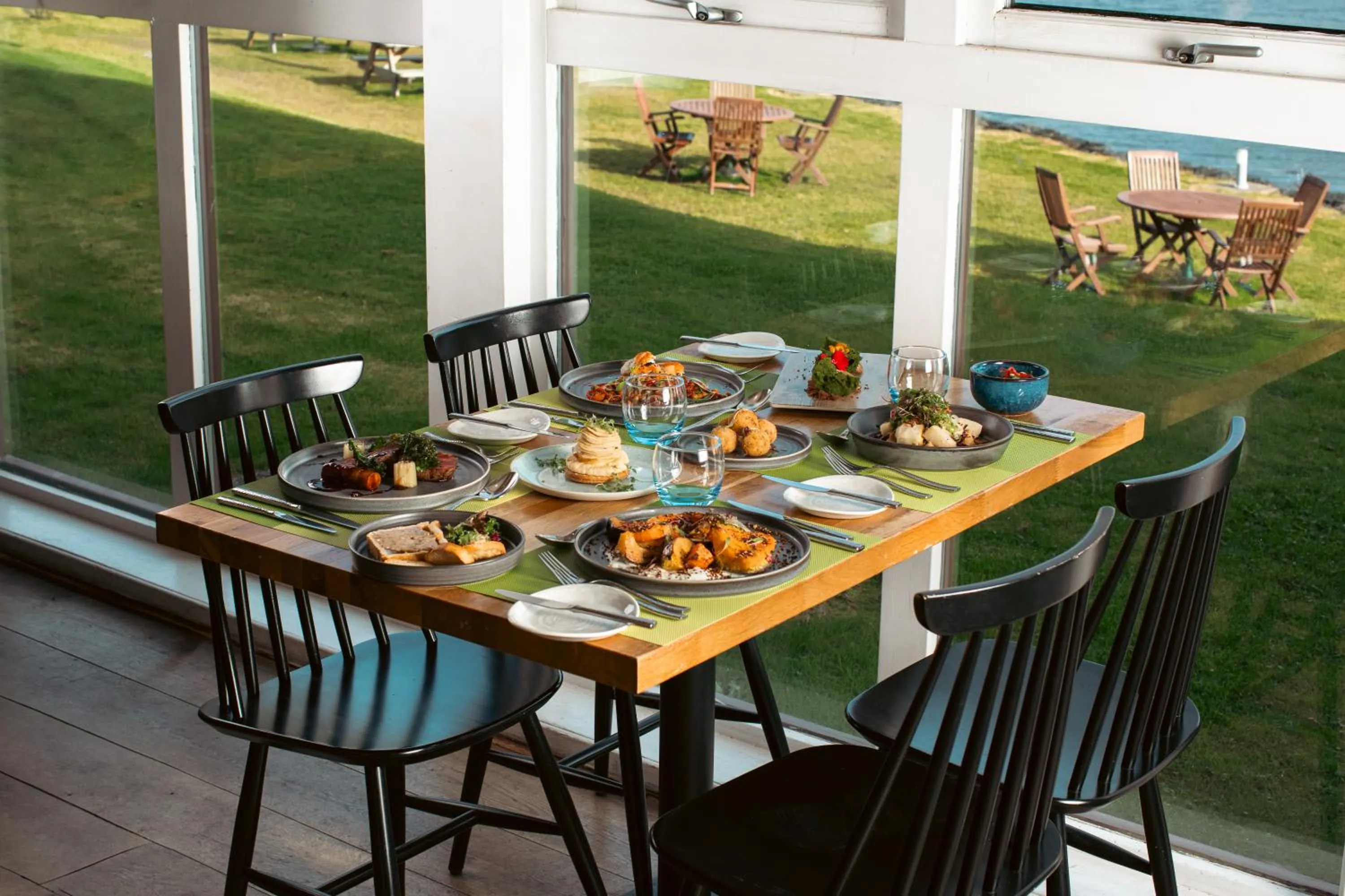 Dining area in The Isles of Glencoe Hotel