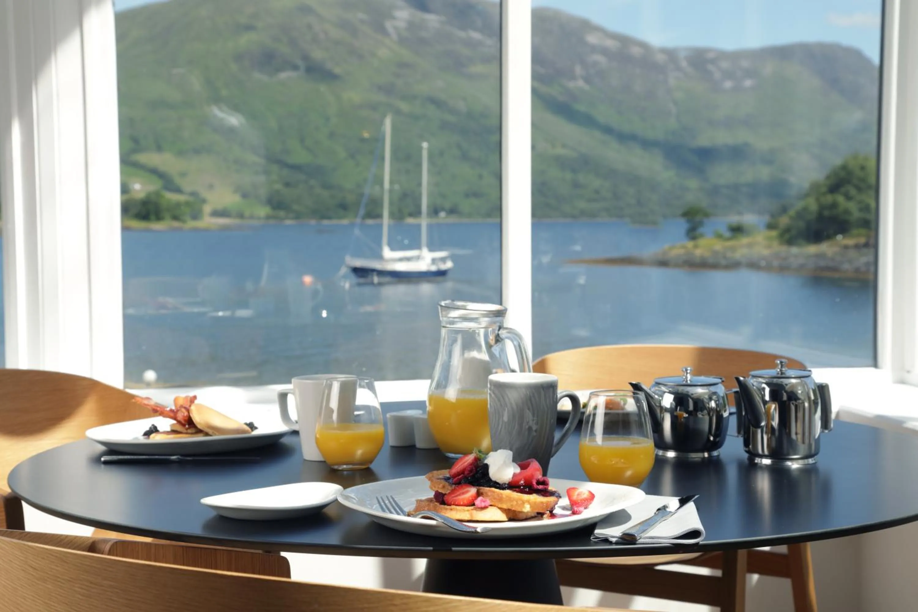 Breakfast in The Isles of Glencoe Hotel