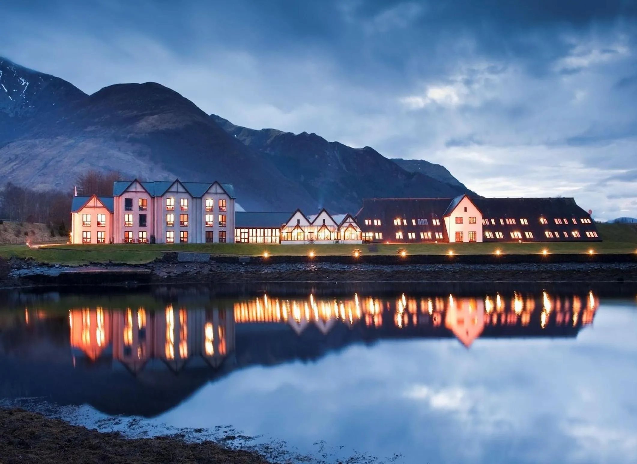 Facade/entrance in The Isles of Glencoe Hotel