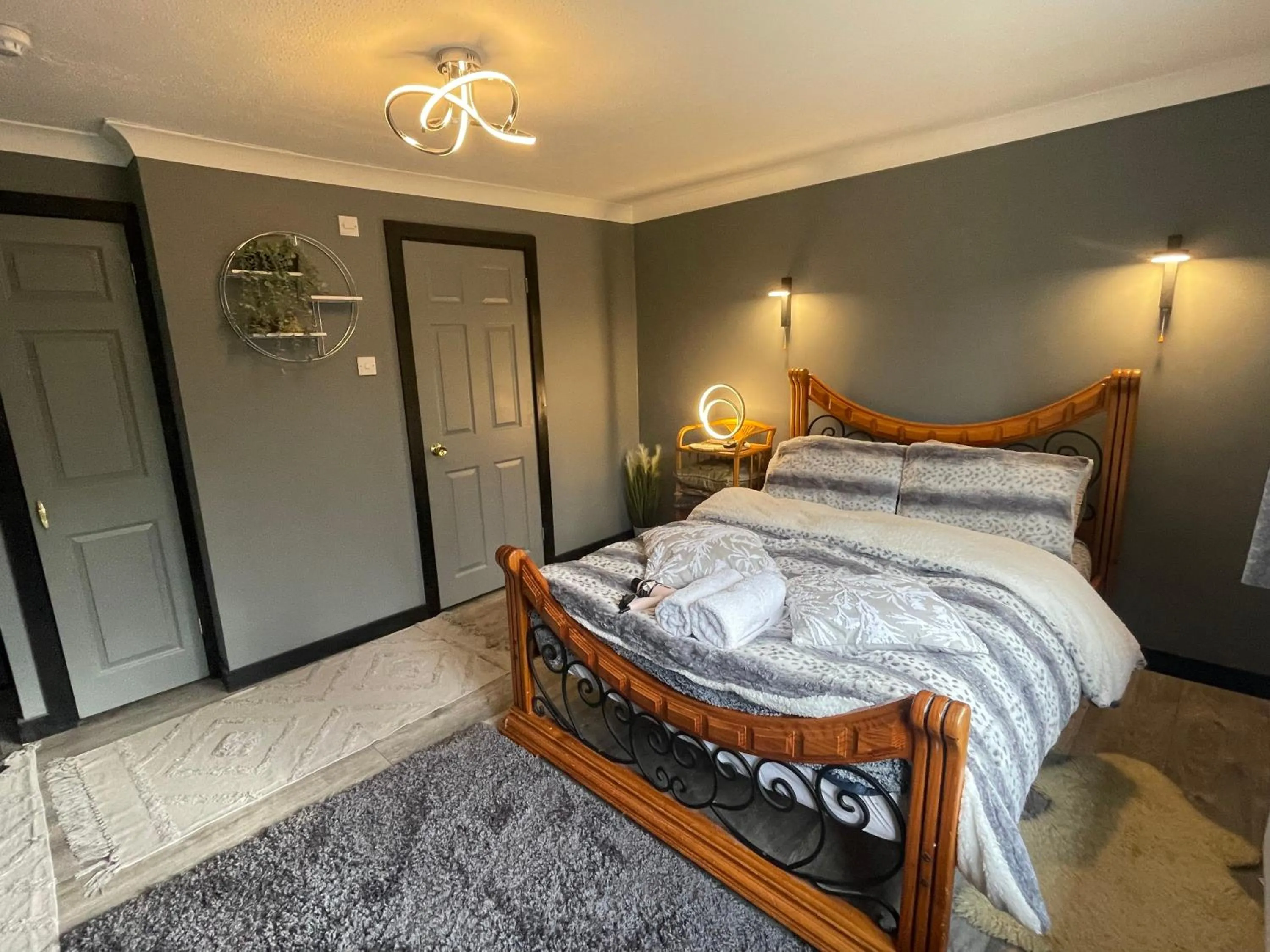 Bed in Da Vinci Guest House & Guest Parking, A Real Gem