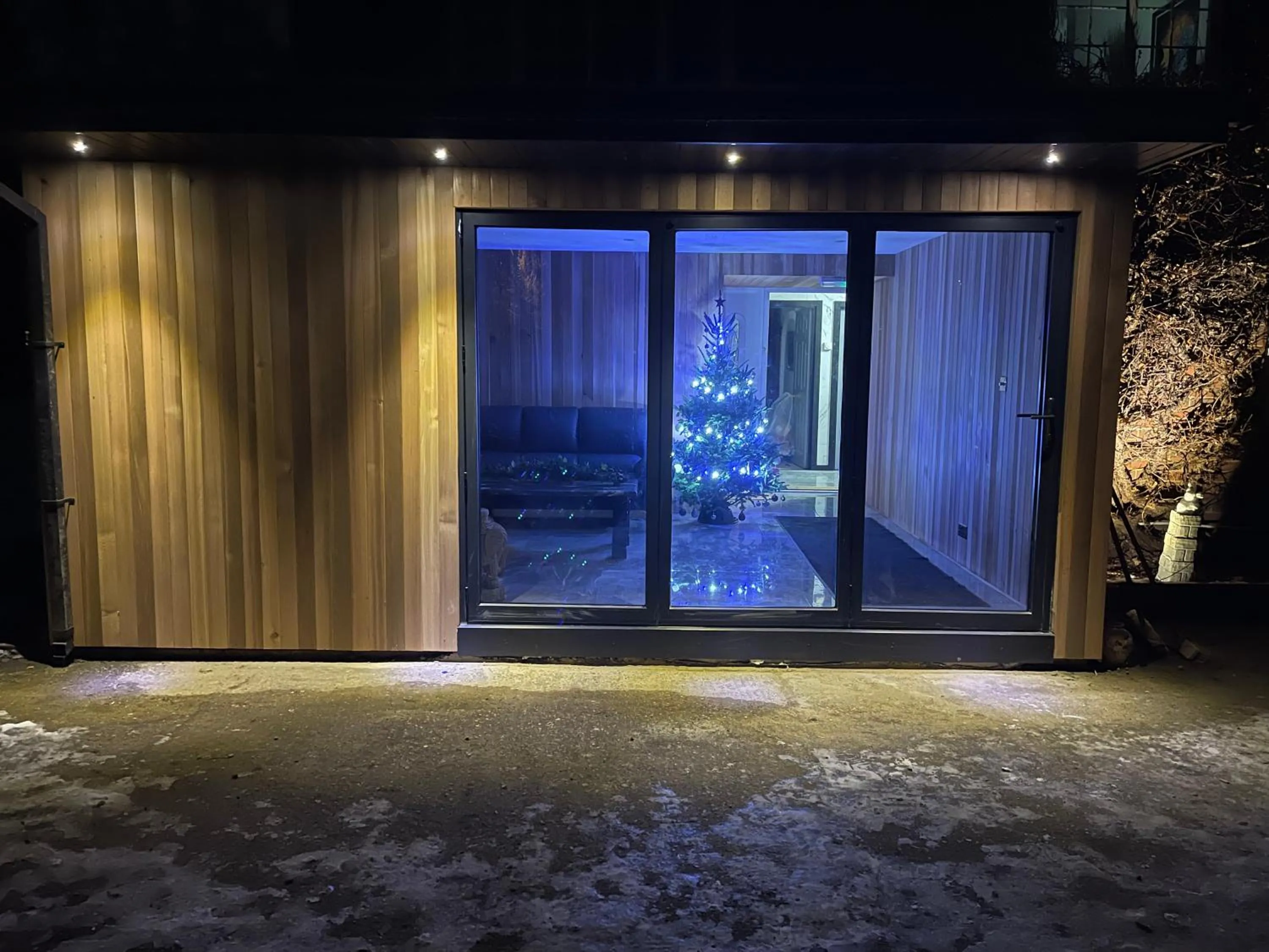 Property building in Da Vinci Guest House & Guest Parking, A Real Gem