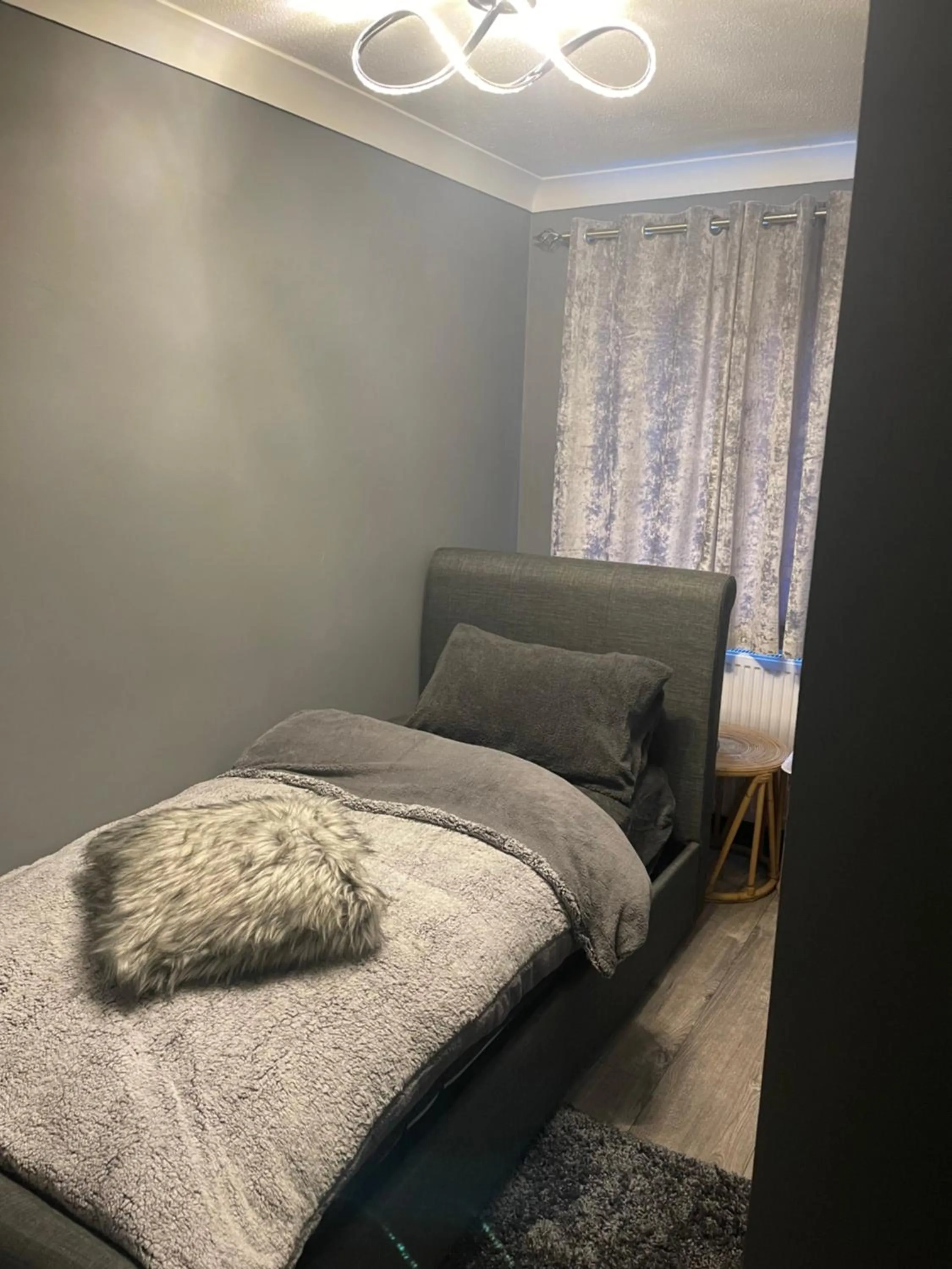 Bedroom, Bed in Da Vinci Guest House & Guest Parking, A Real Gem