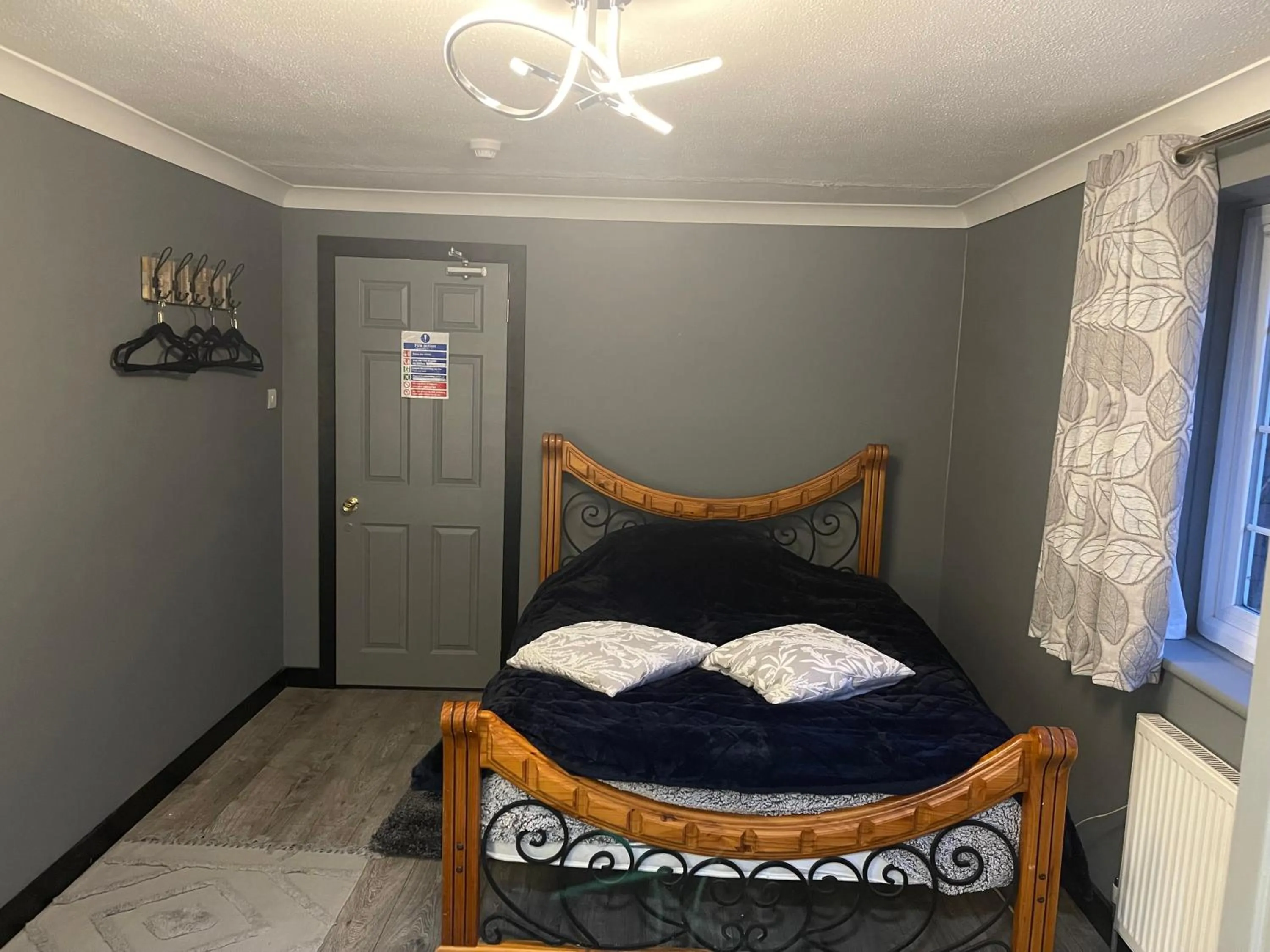 Bedroom, Bed in Da Vinci Guest House & Guest Parking, A Real Gem