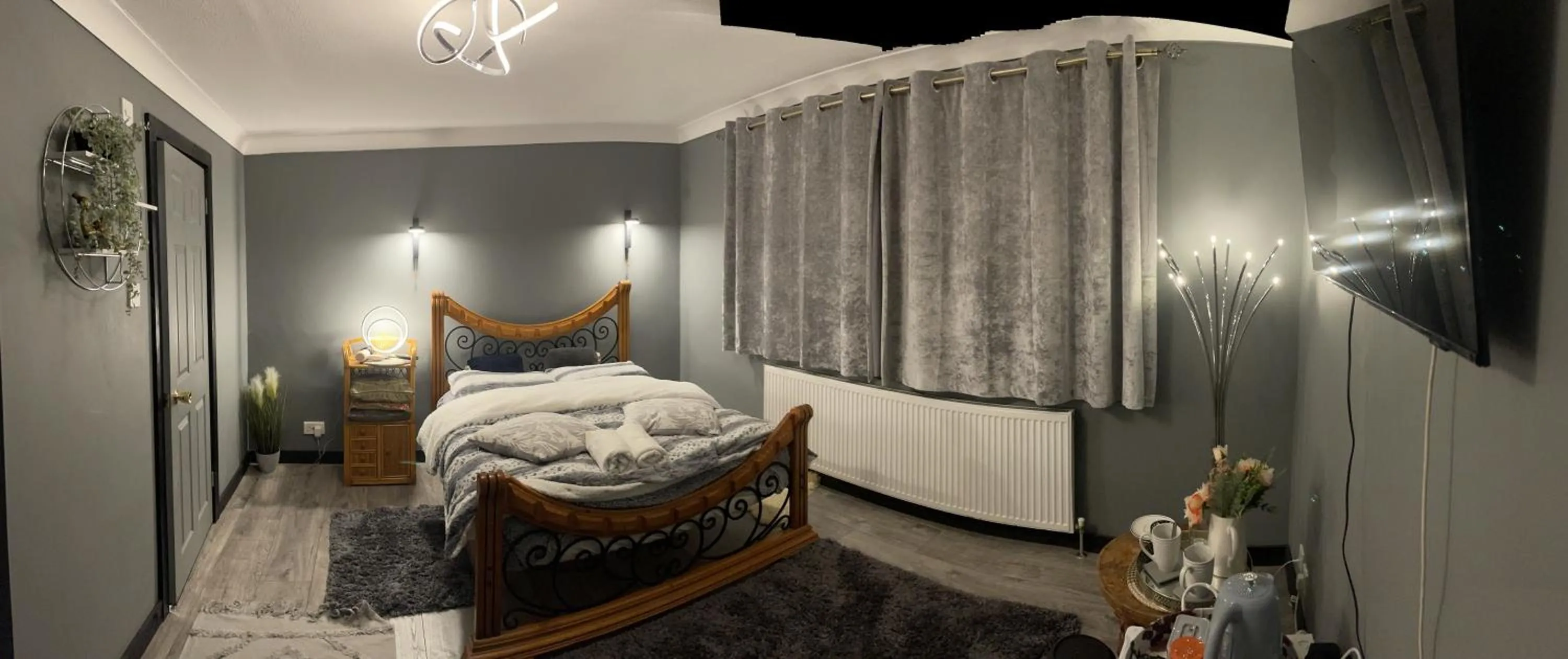 Bedroom, Bed in Da Vinci Guest House & Guest Parking, A Real Gem