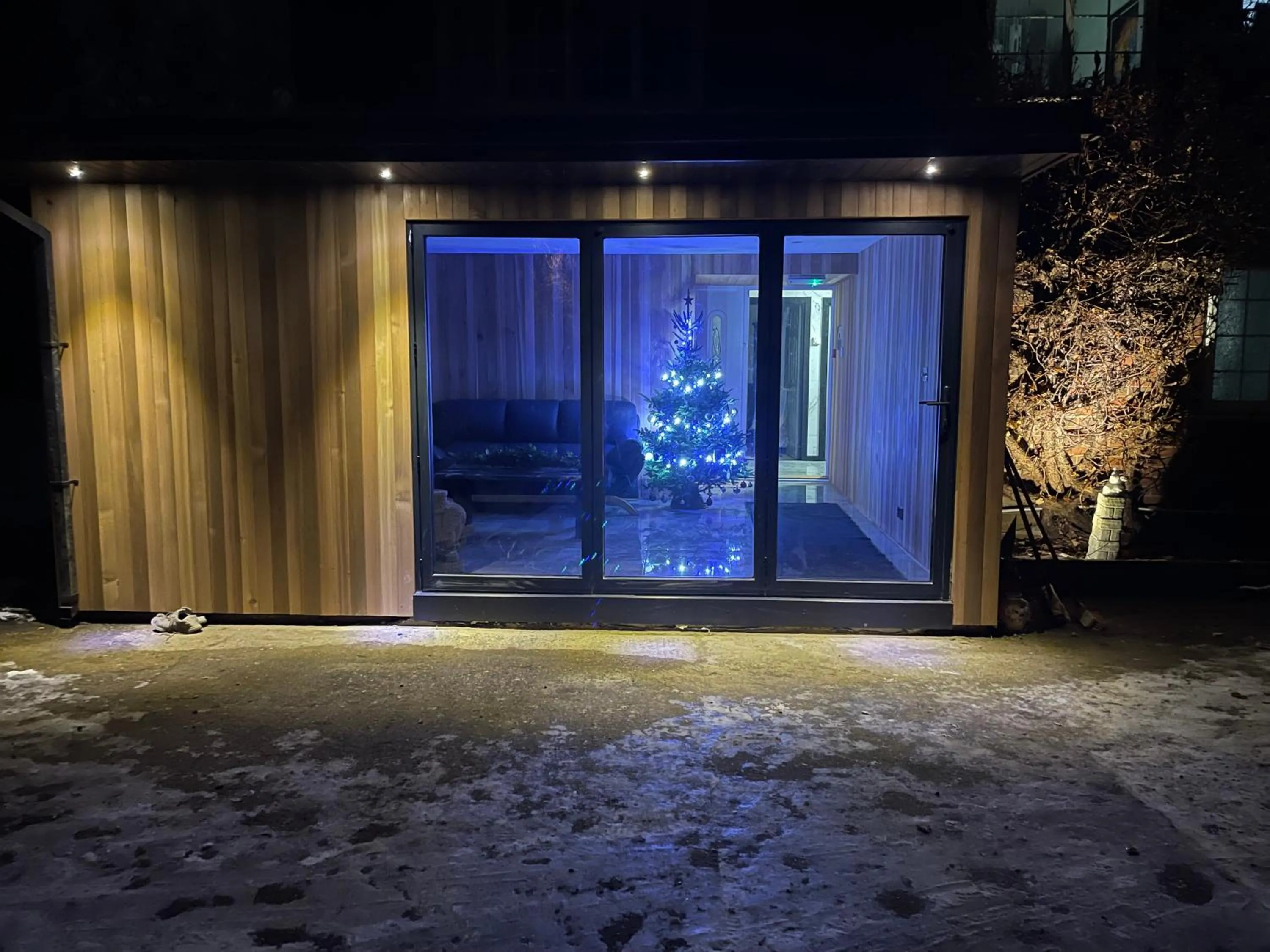 Facade/entrance in Da Vinci Guest House & Guest Parking, A Real Gem