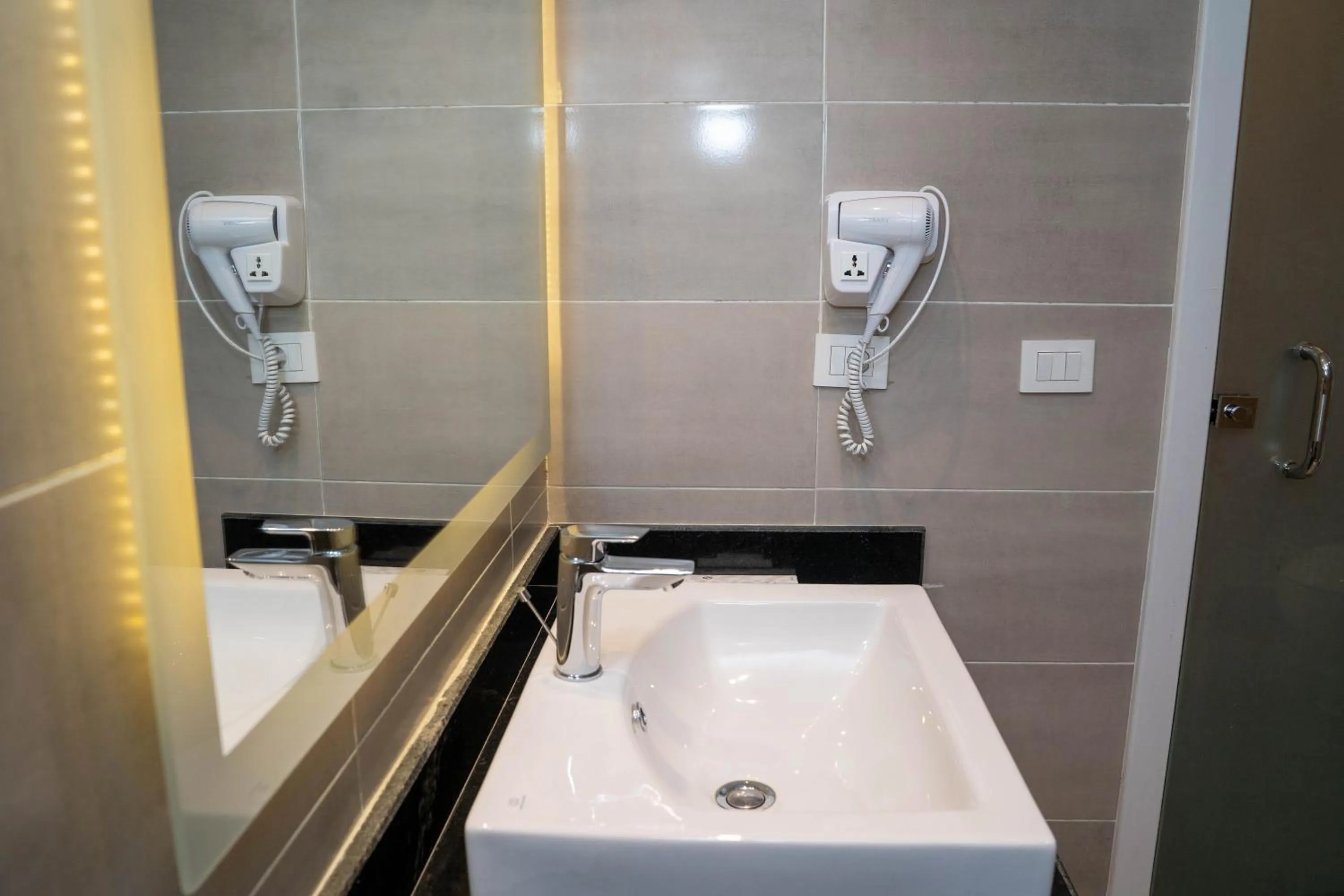 Bathroom in Pyramisa Island Hotel Aswan