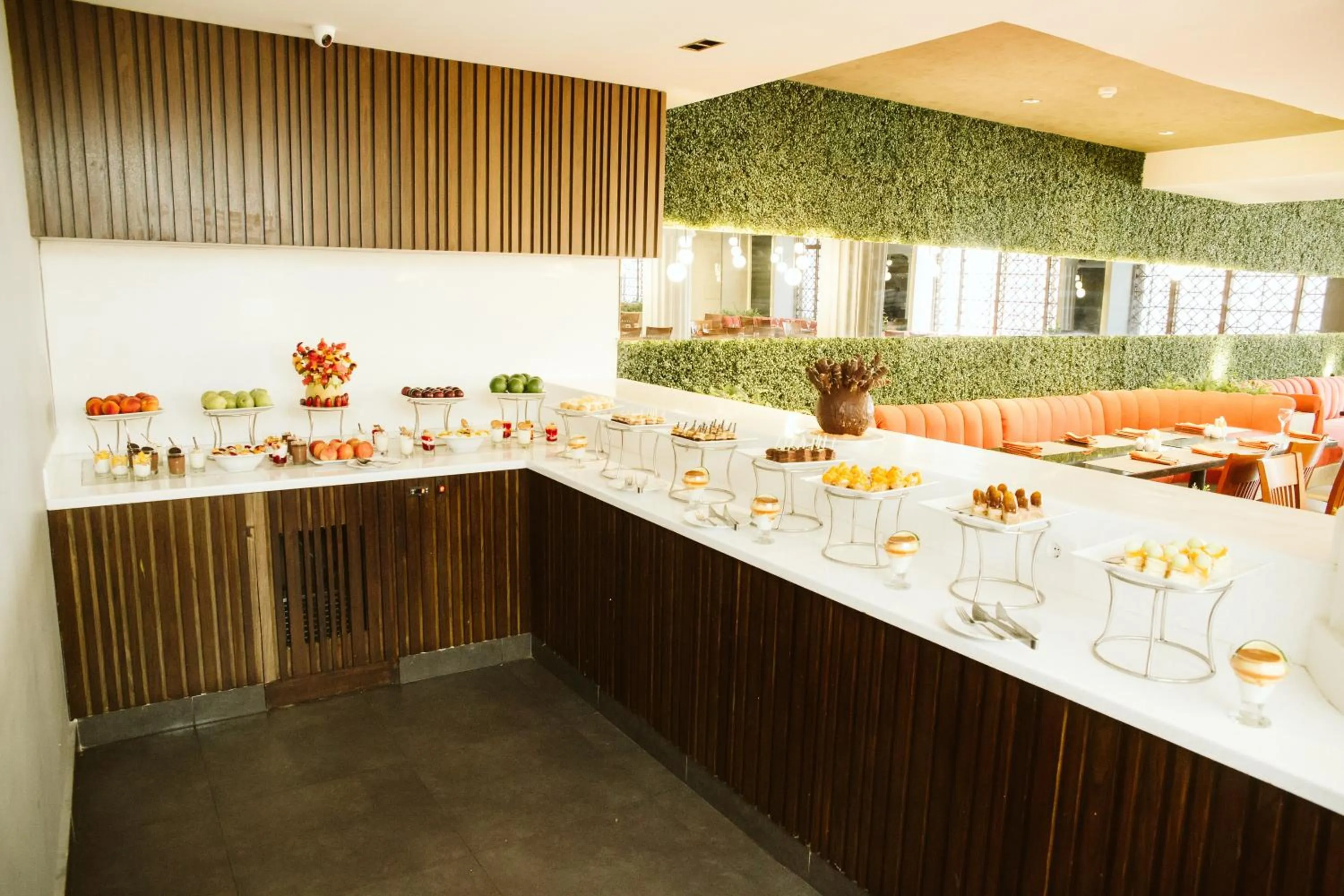 Food and drinks in Pyramisa Suites Hotel Cairo