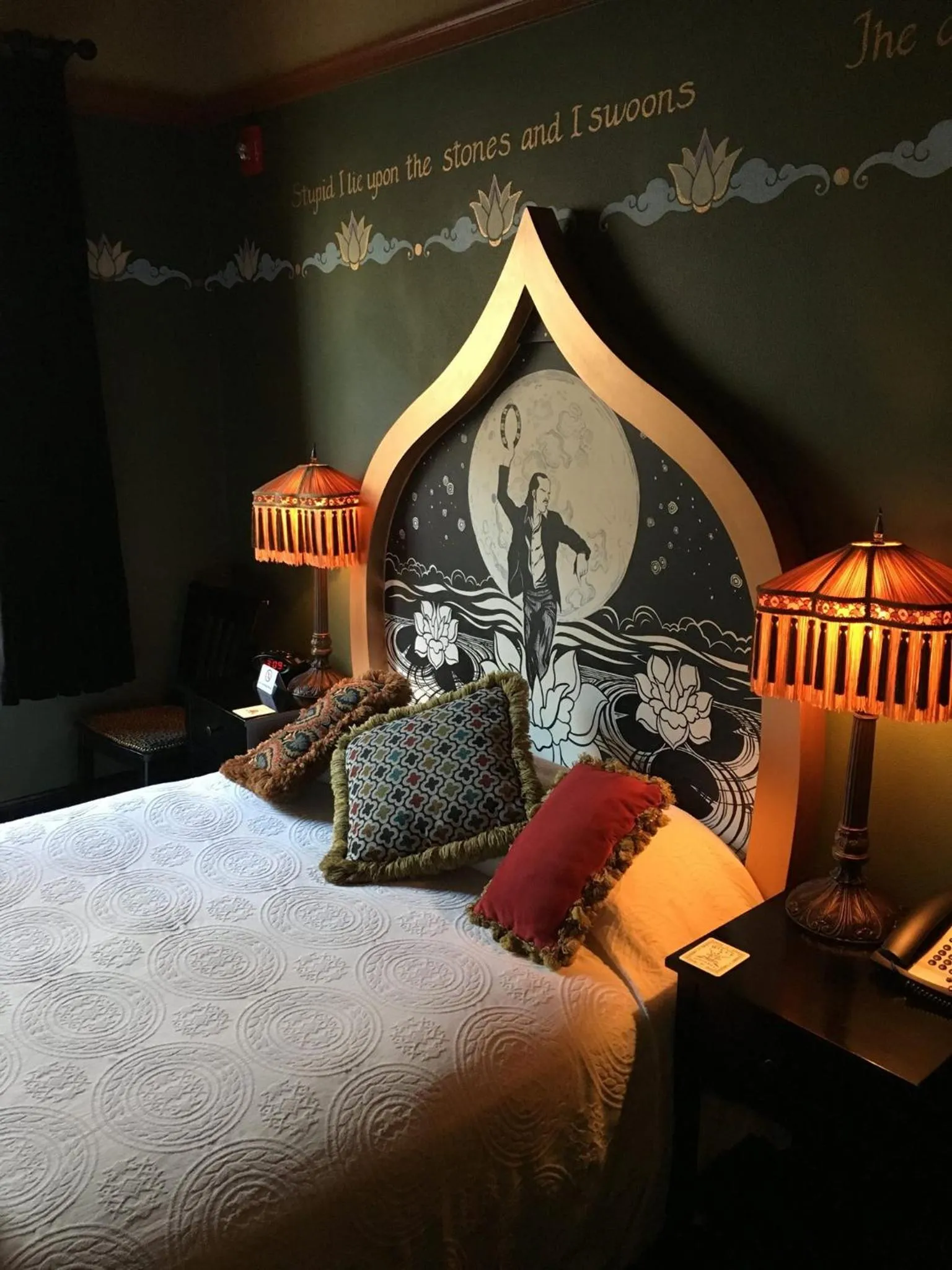 Bedroom, Bed in McMenamins Crystal Hotel