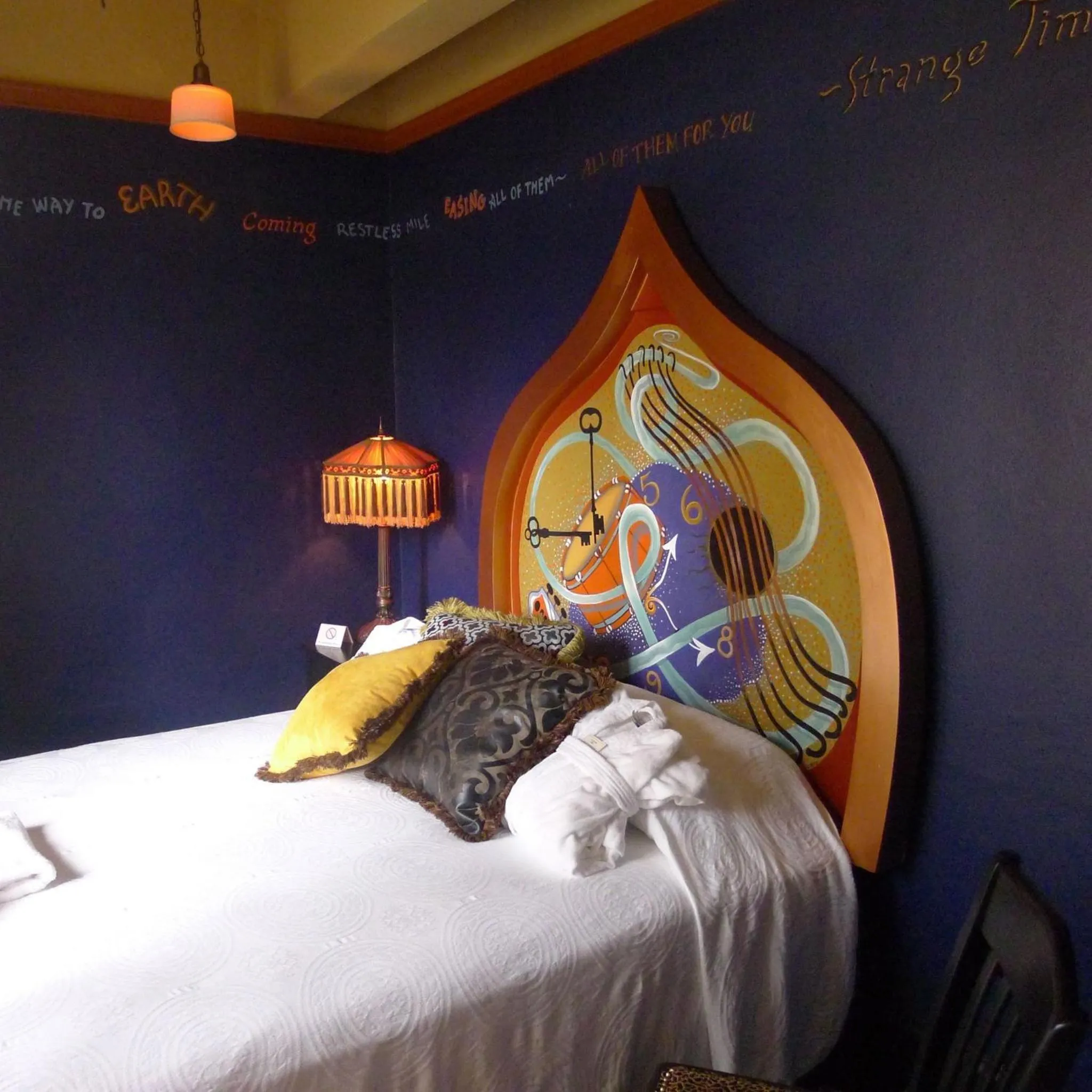 Bedroom, Bed in McMenamins Crystal Hotel