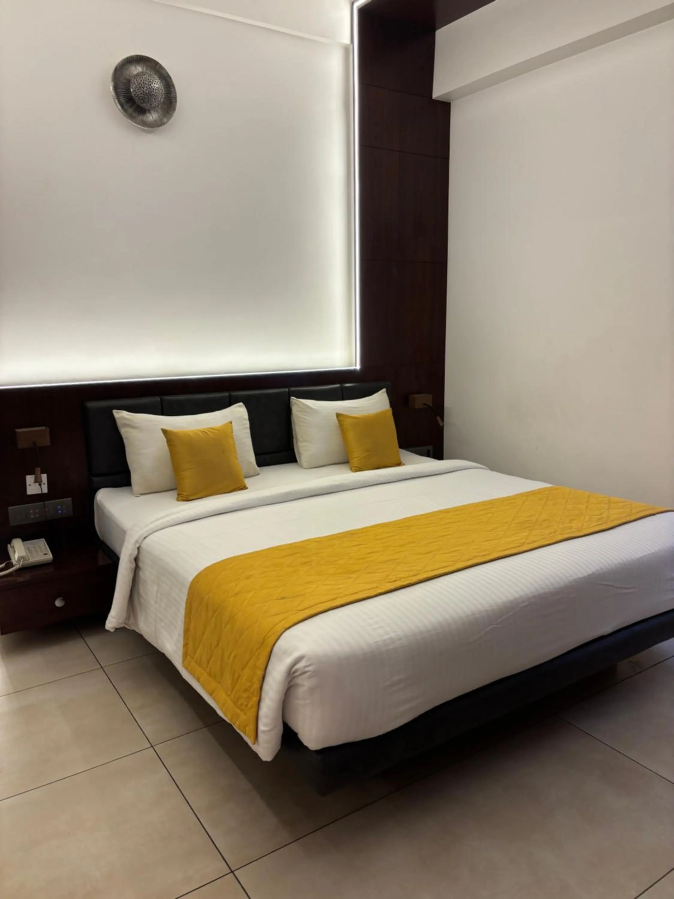 SRS Suites