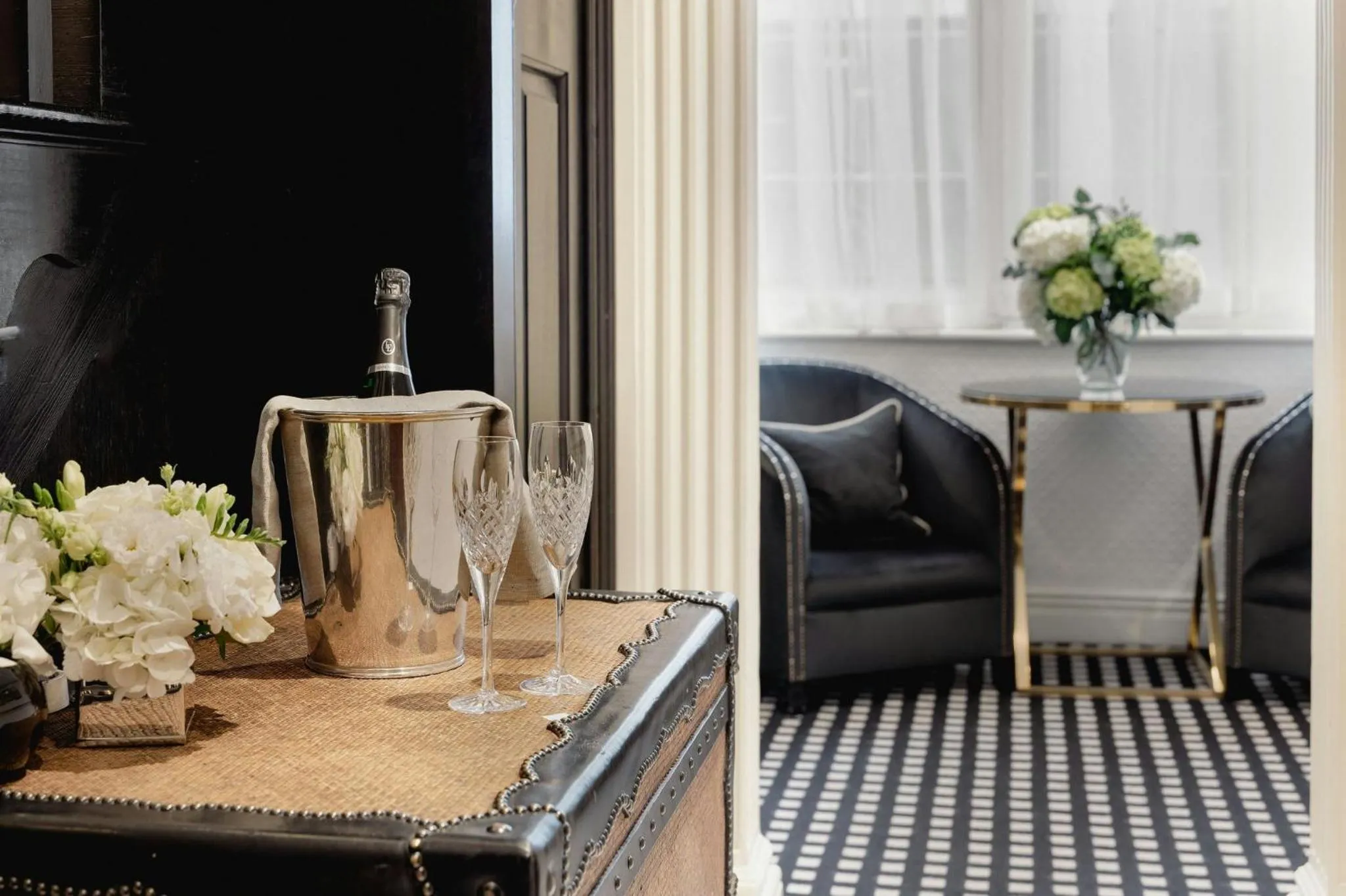 Facade/entrance in 41