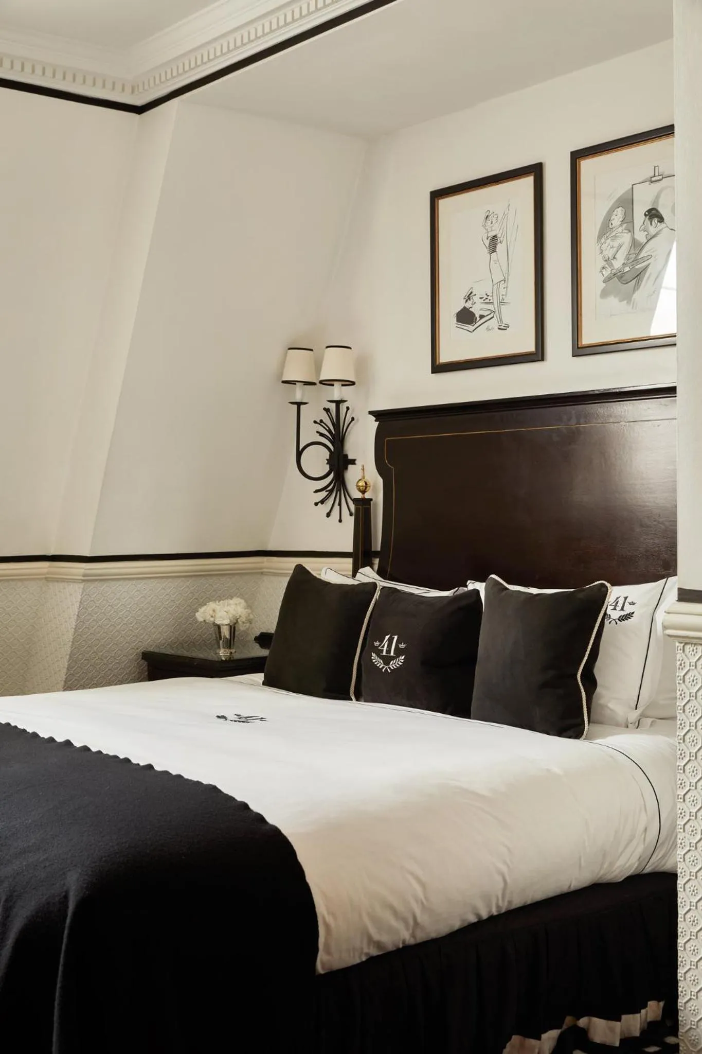 Photo of the whole room, Bed in 41