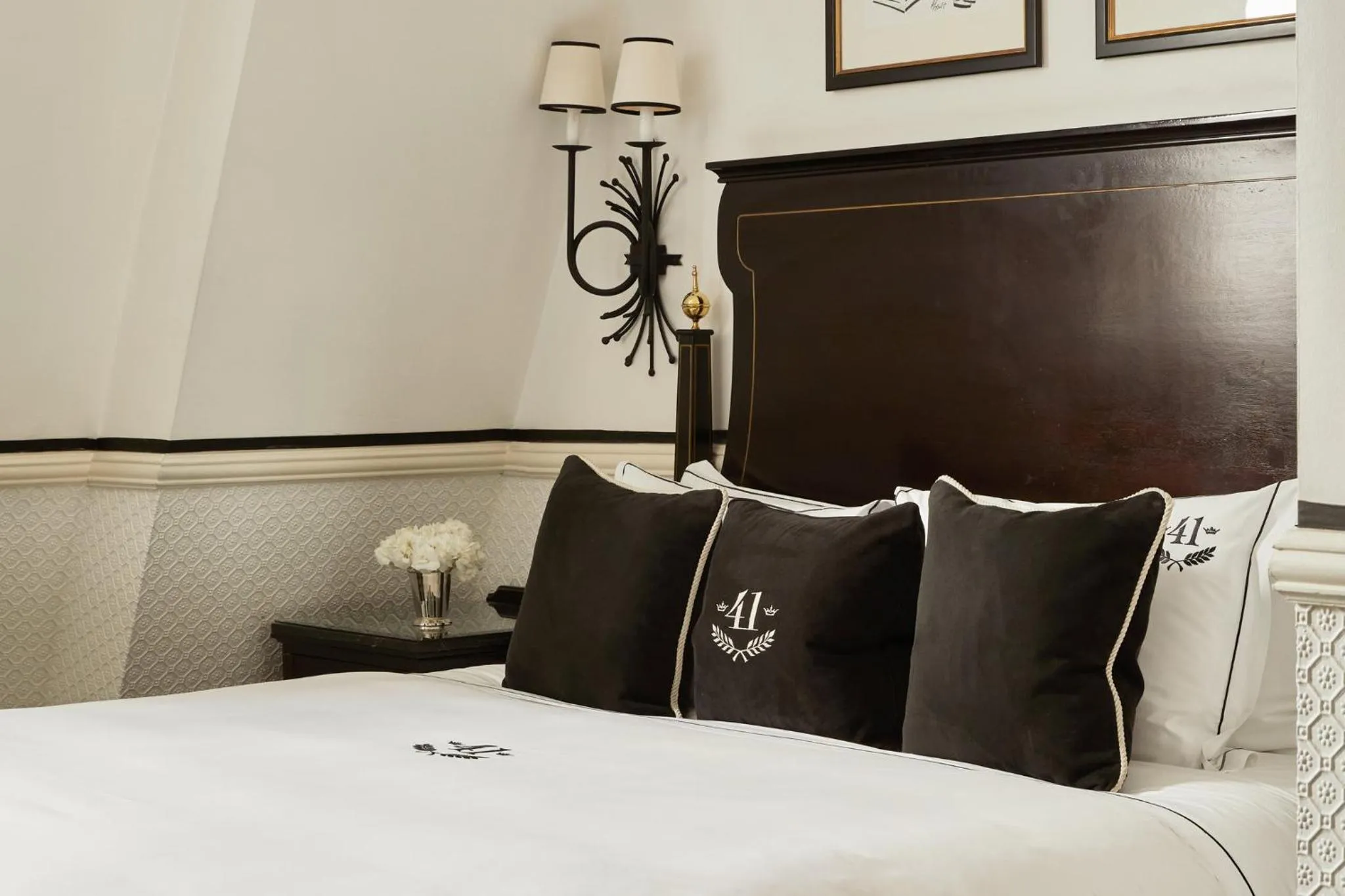 Photo of the whole room, Bed in 41