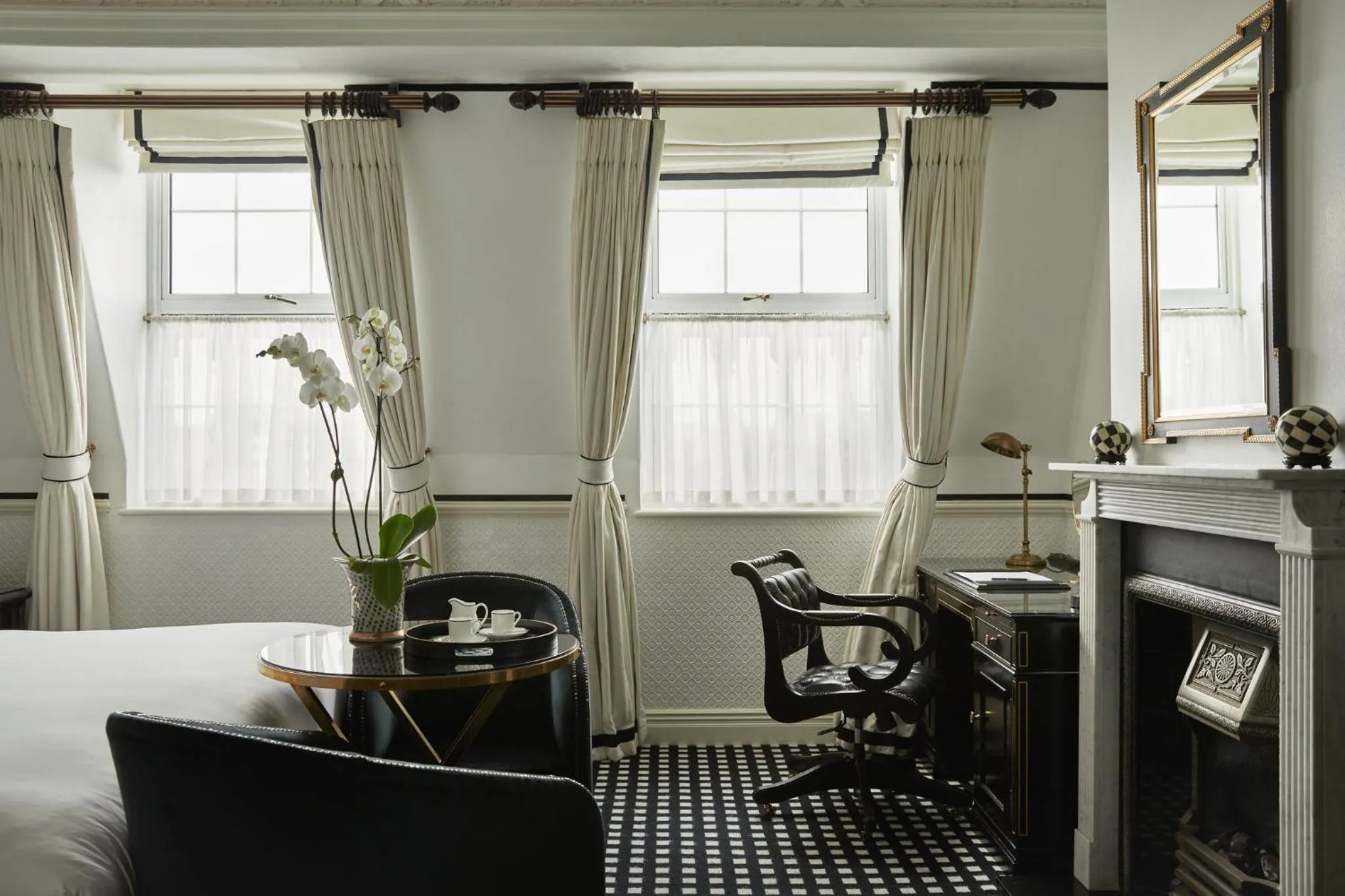 Photo of the whole room in 41