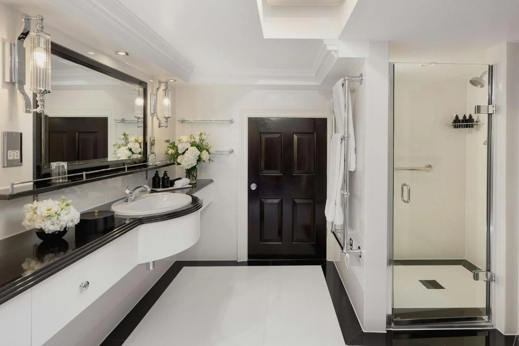 Facade/entrance in 41