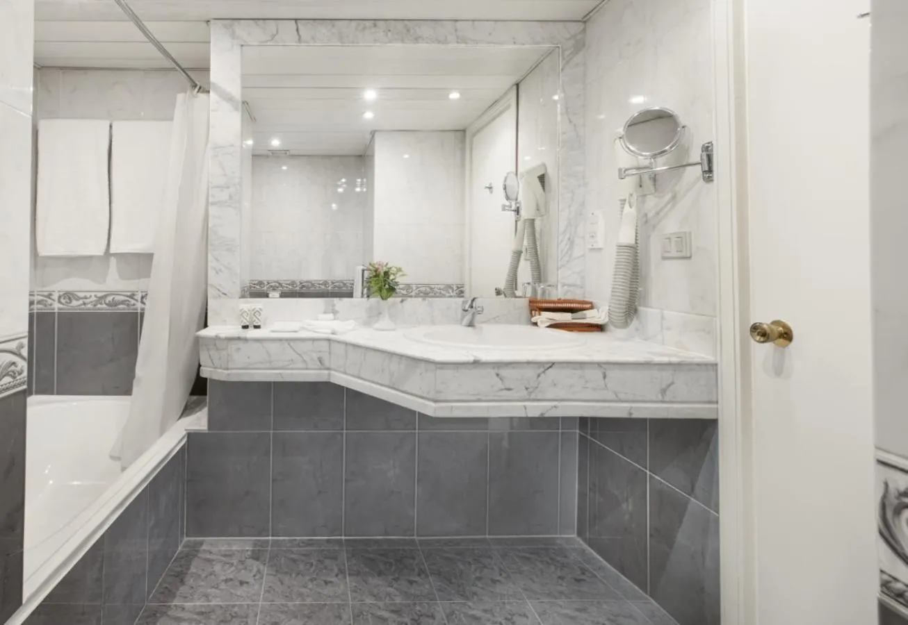 Bathroom in Pyramisa Hotel Luxor