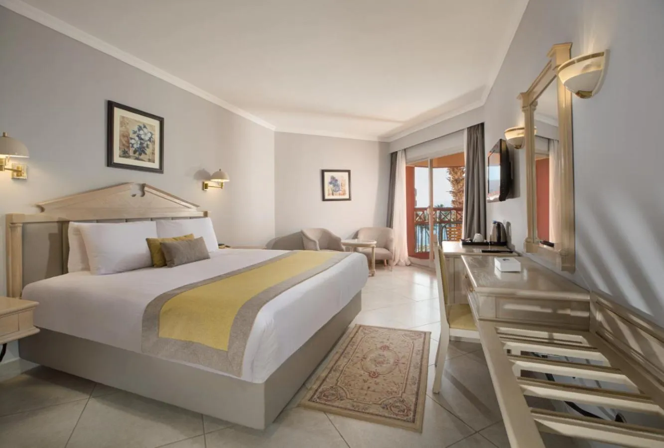 Bed in Pyramisa Hotel Luxor