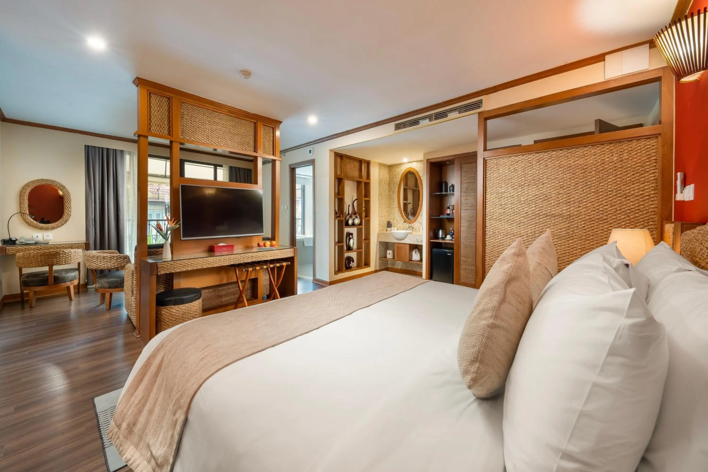 Bedroom, Bed in MK Premier Boutique Hotel