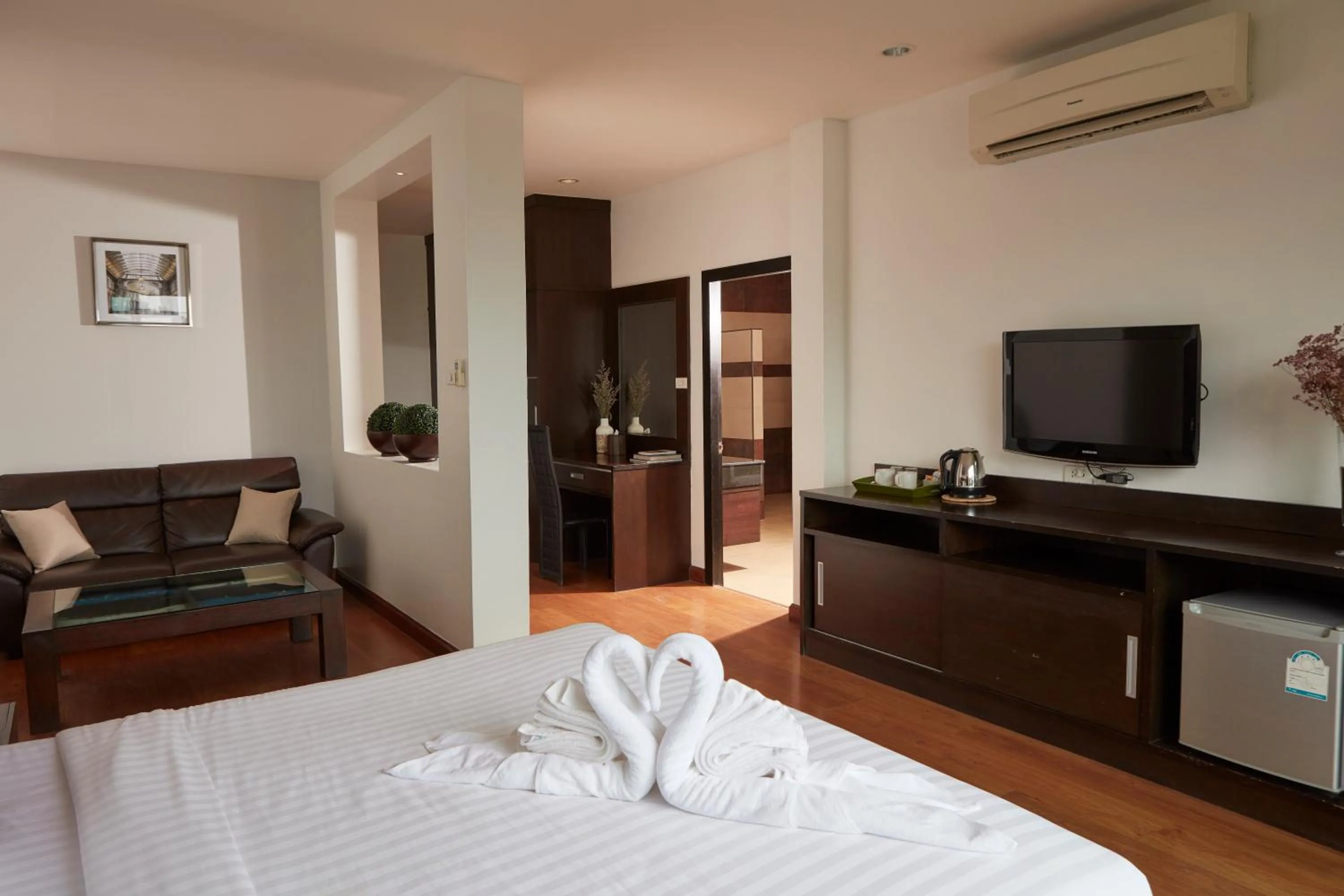 Bed in Rhienchai Place Hotel