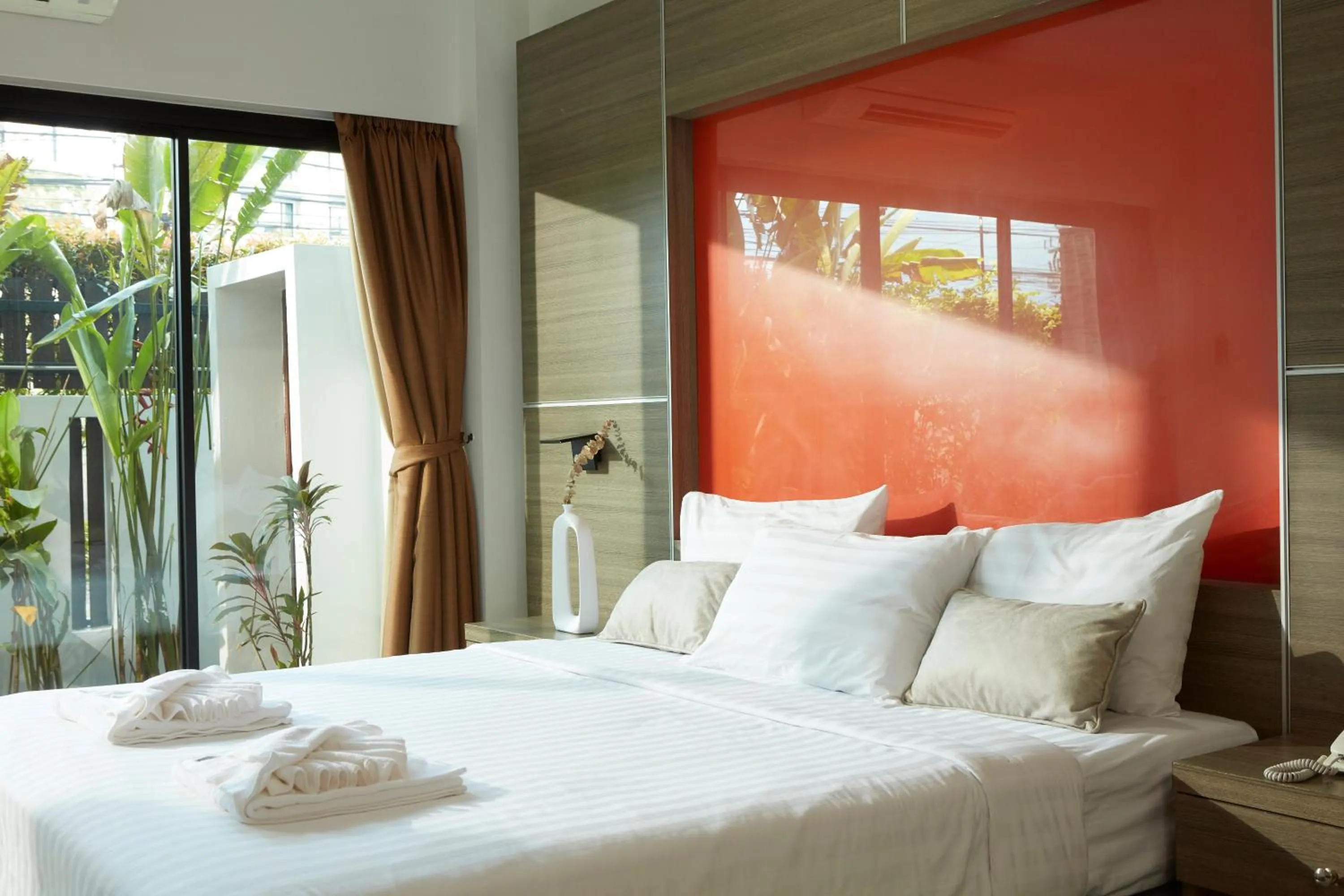 Bed in Rhienchai Place Hotel