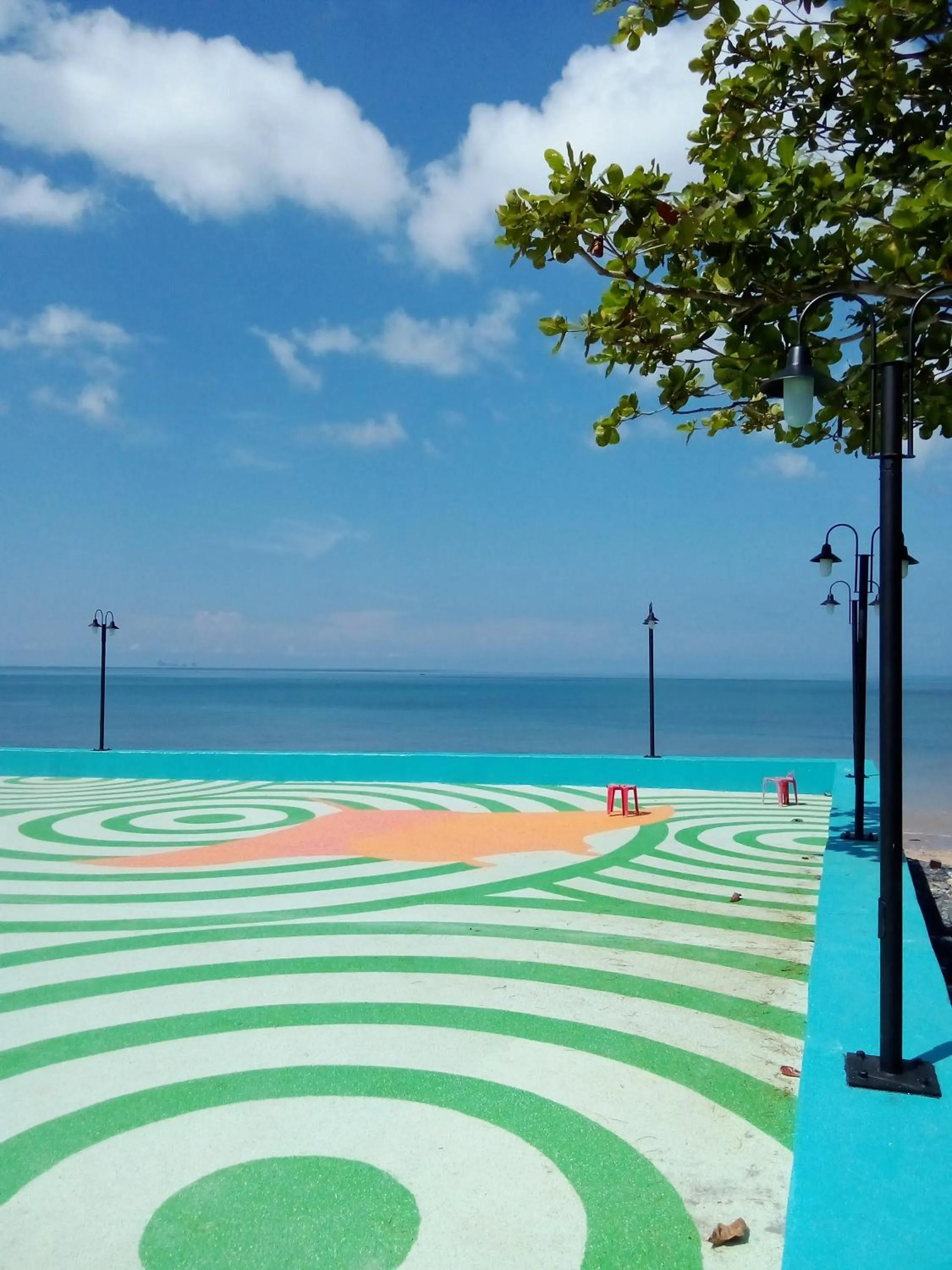 Neighbourhood in The Sea @ Lanta Hotel