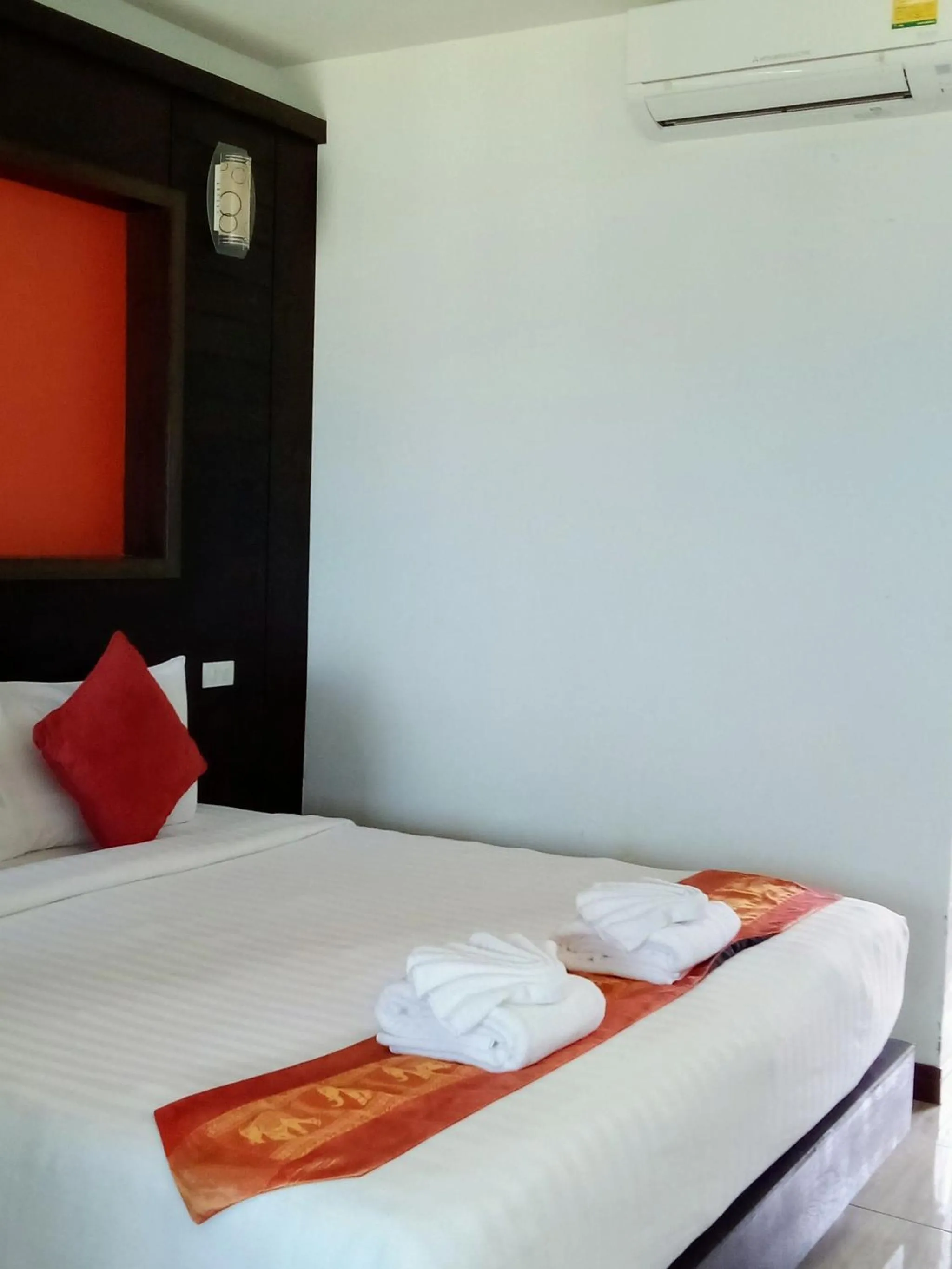 Bed in The Sea @ Lanta Hotel