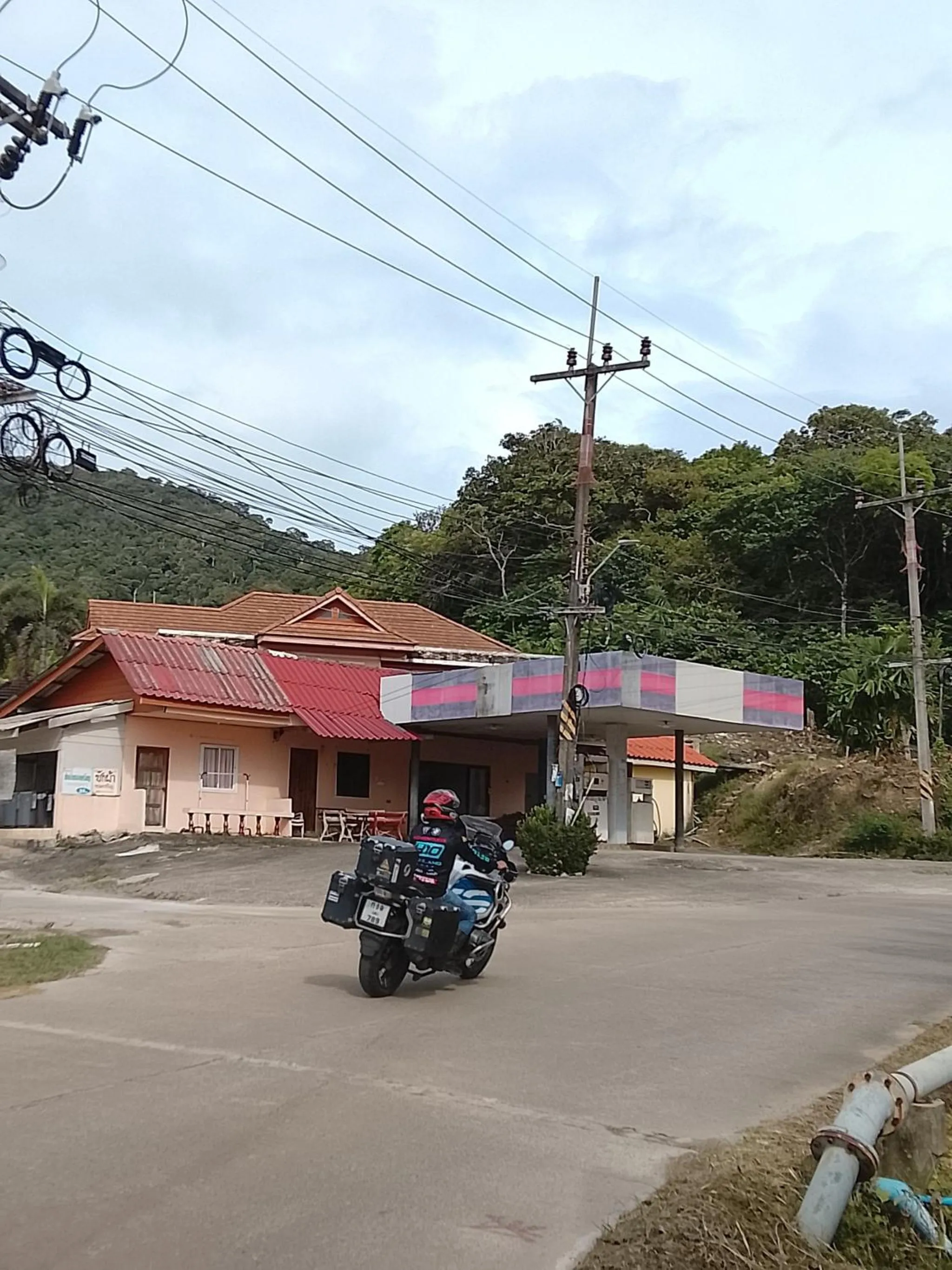 Area and facilities in The Sea @ Lanta Hotel