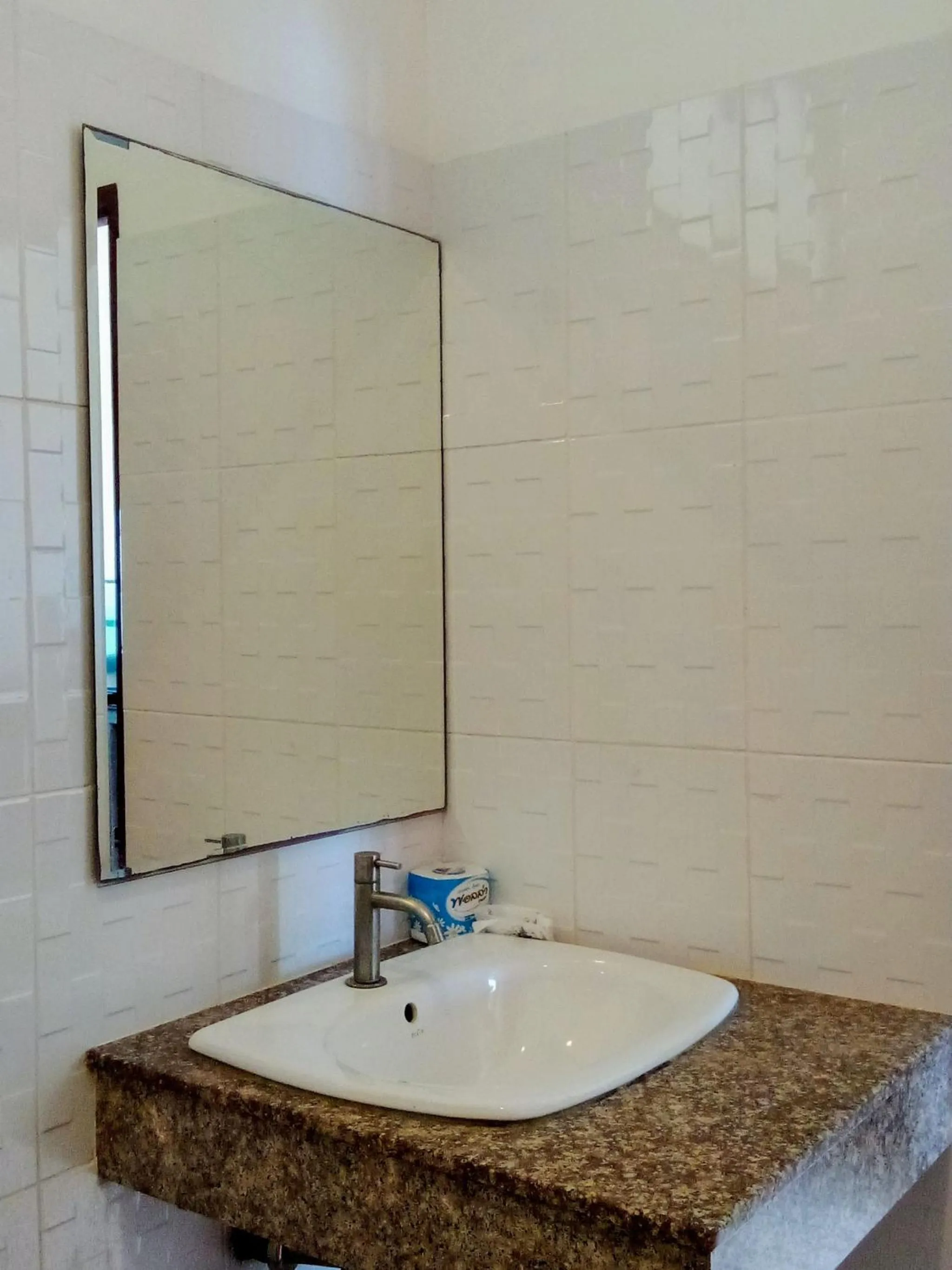 Bathroom in The Sea @ Lanta Hotel