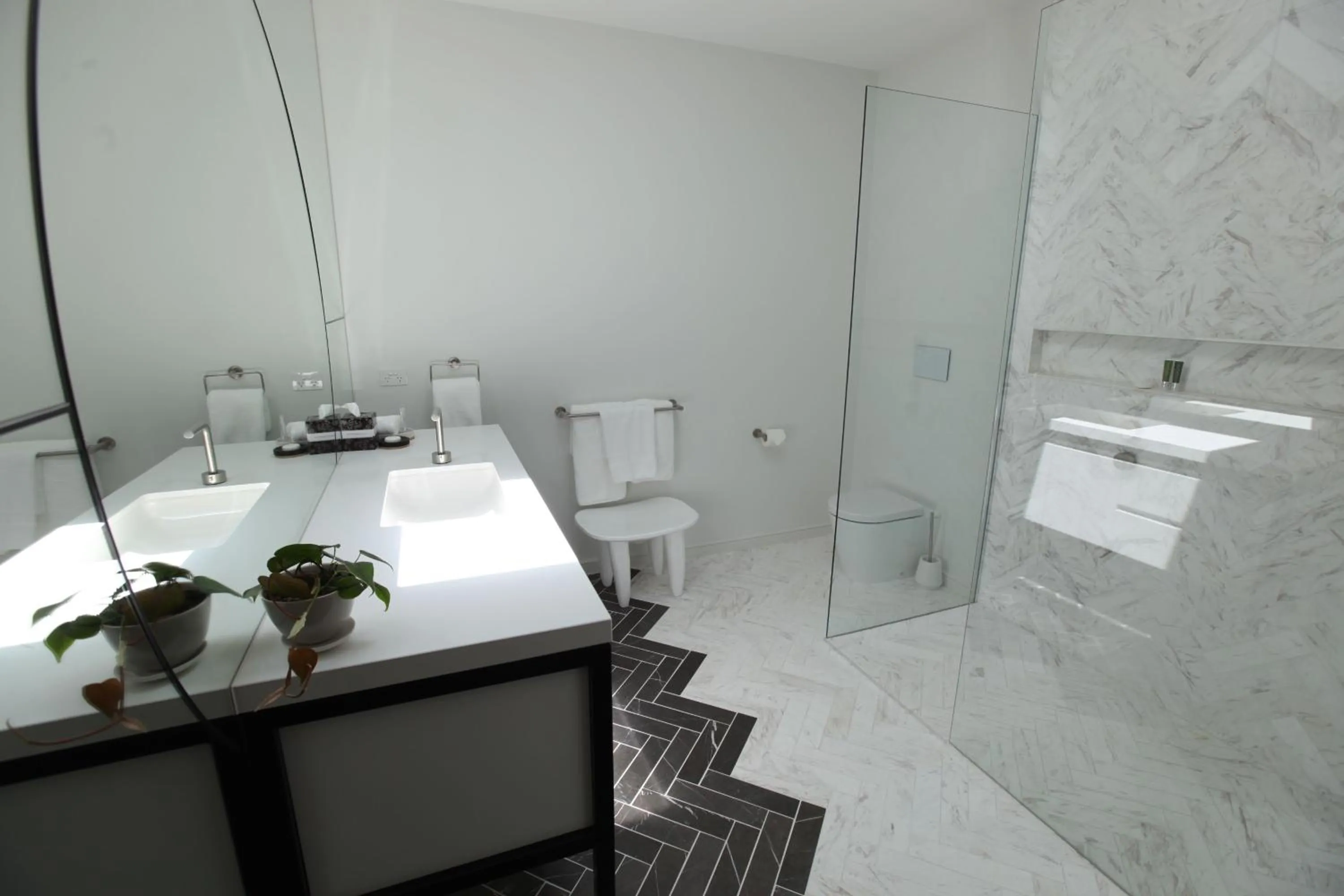 Shower in Carmel at Sorrento