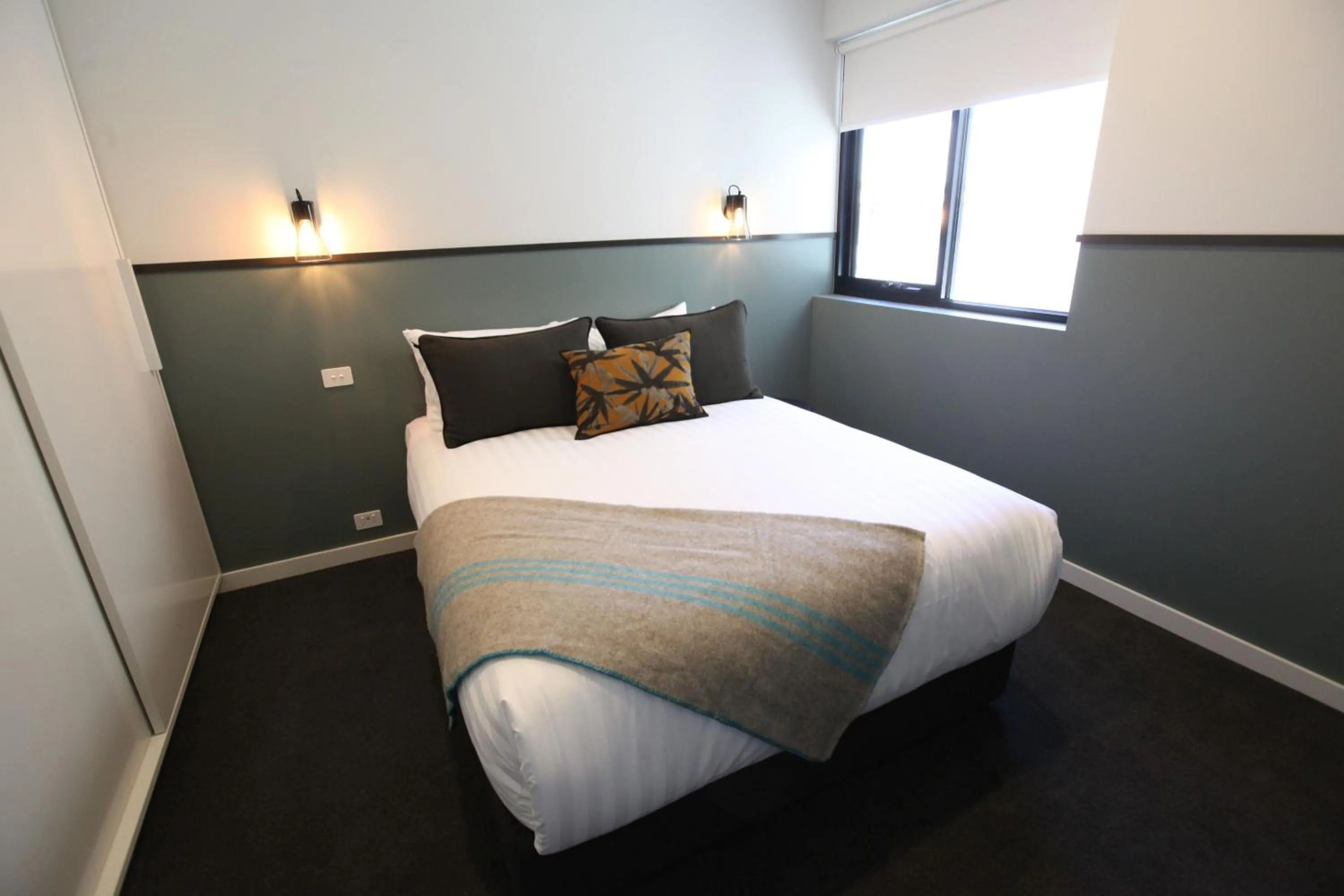 Photo of the whole room, Bed in Carmel at Sorrento