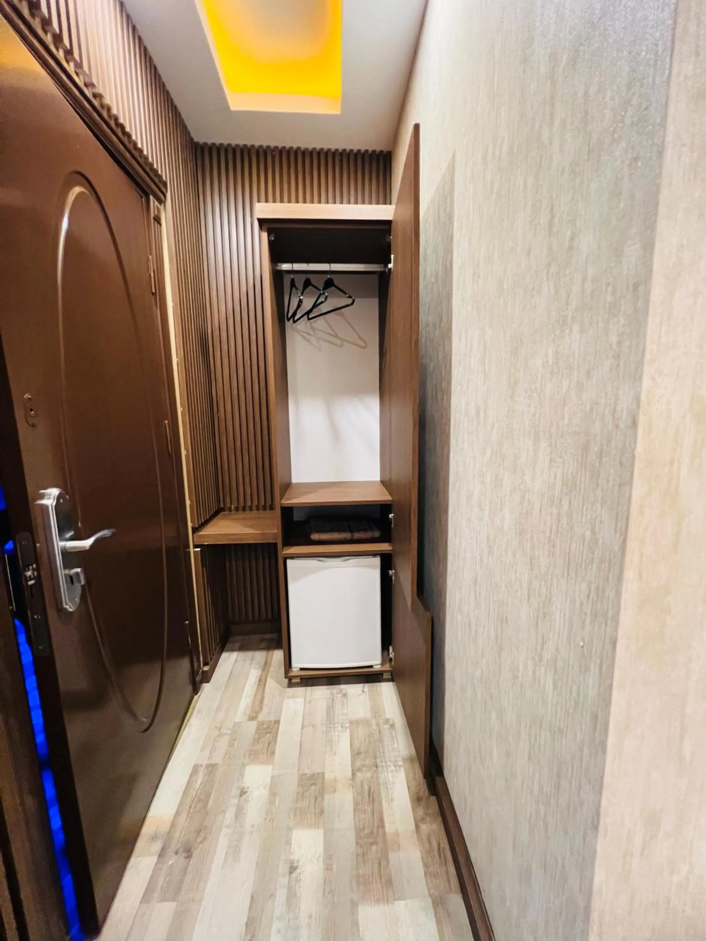 wardrobe in Liman Hotel