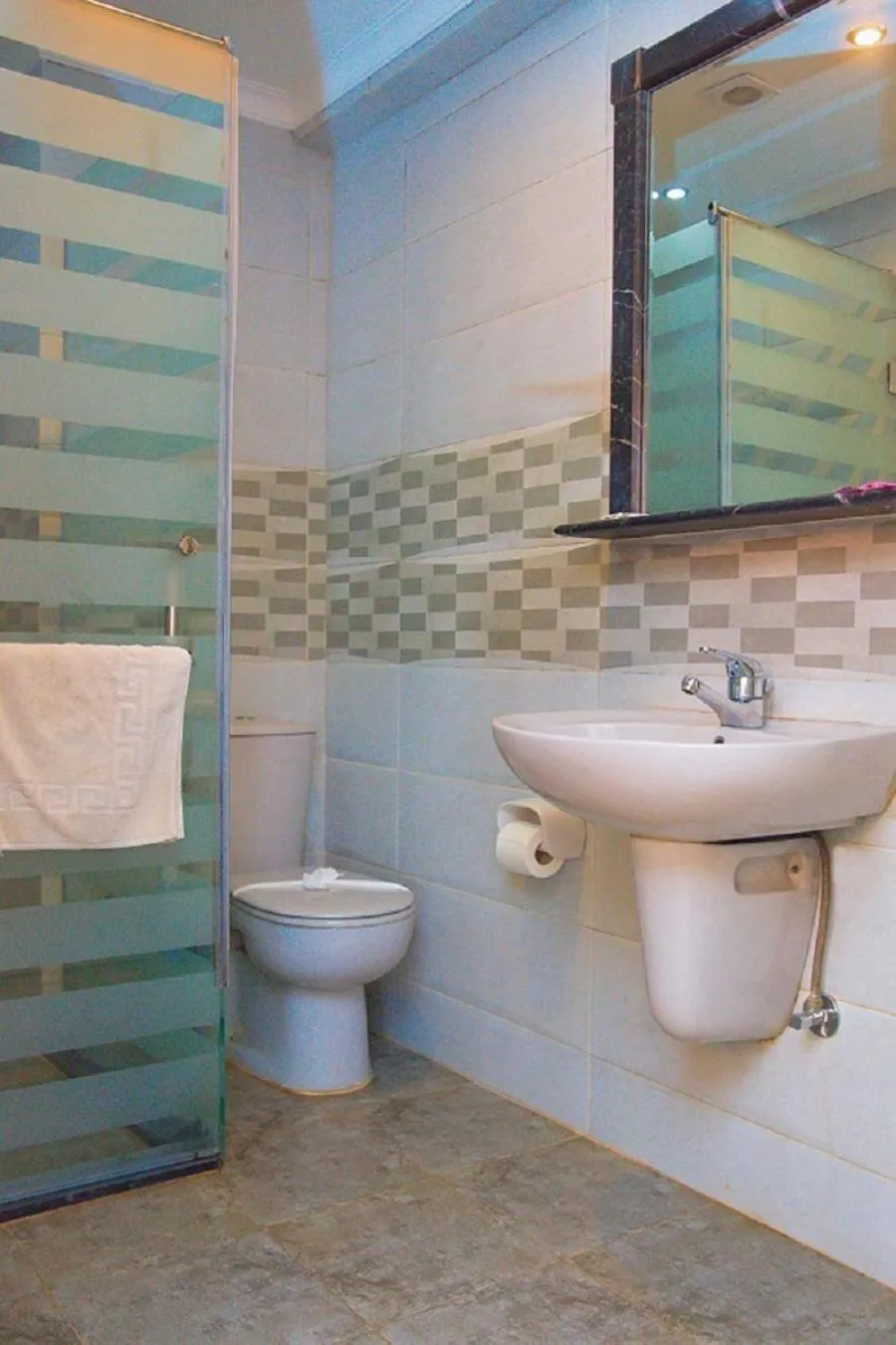 Bathroom in Havana Hotel Cairo