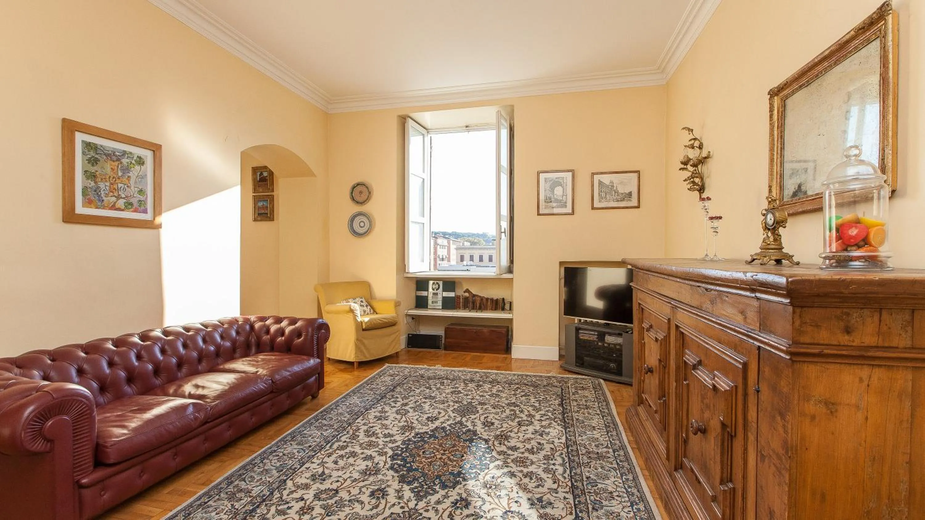 TV and multimedia in Rental in Rome Risorgimento view Aparment