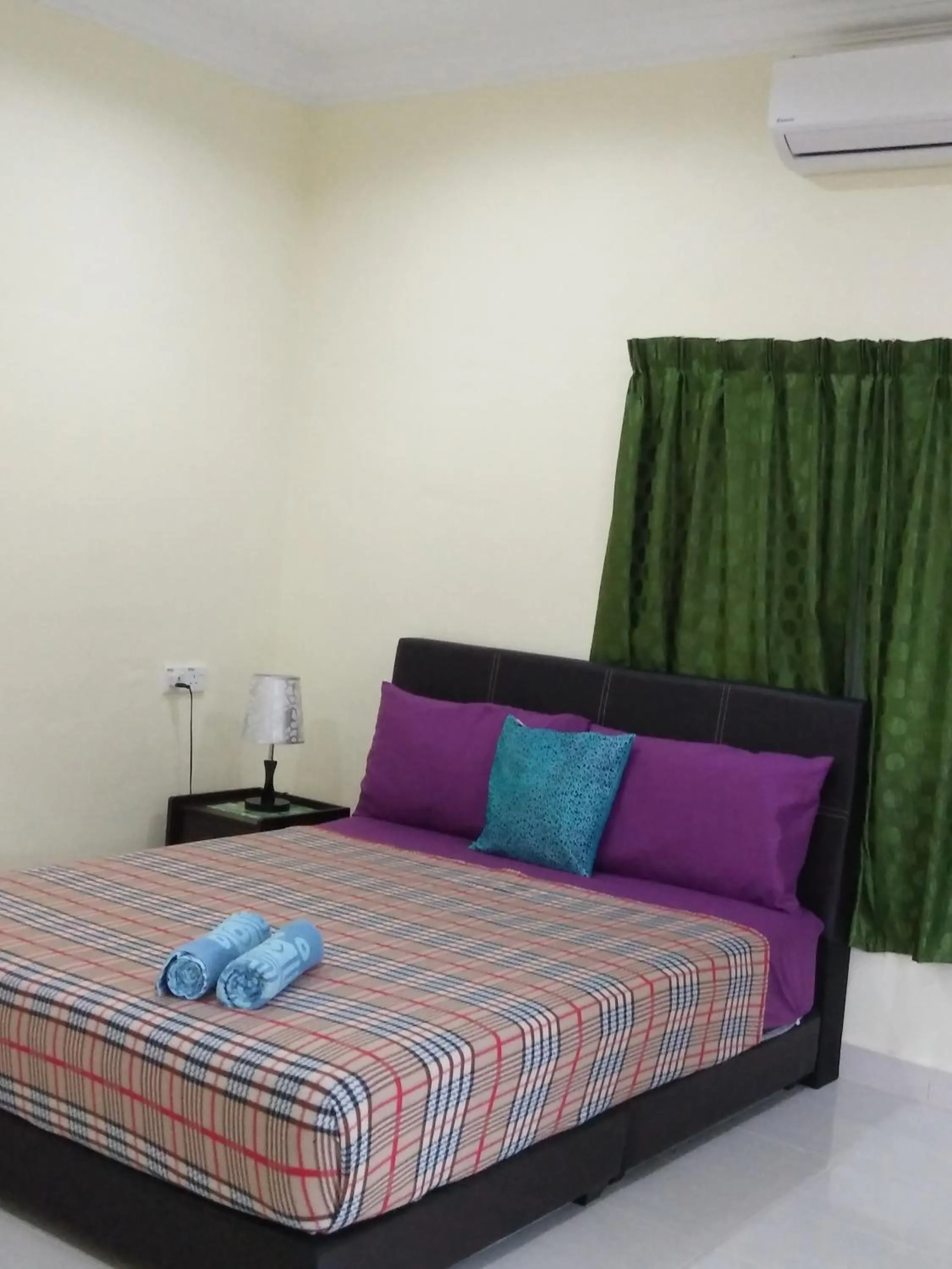 Bedroom, Bed in Motel Aurora Damai