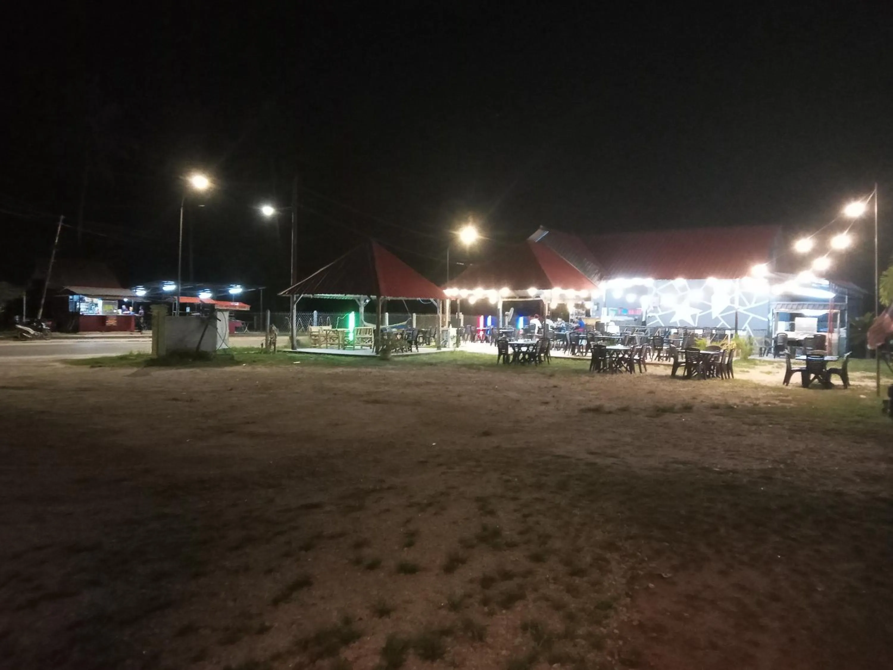 Restaurant/places to eat in Motel Aurora Damai