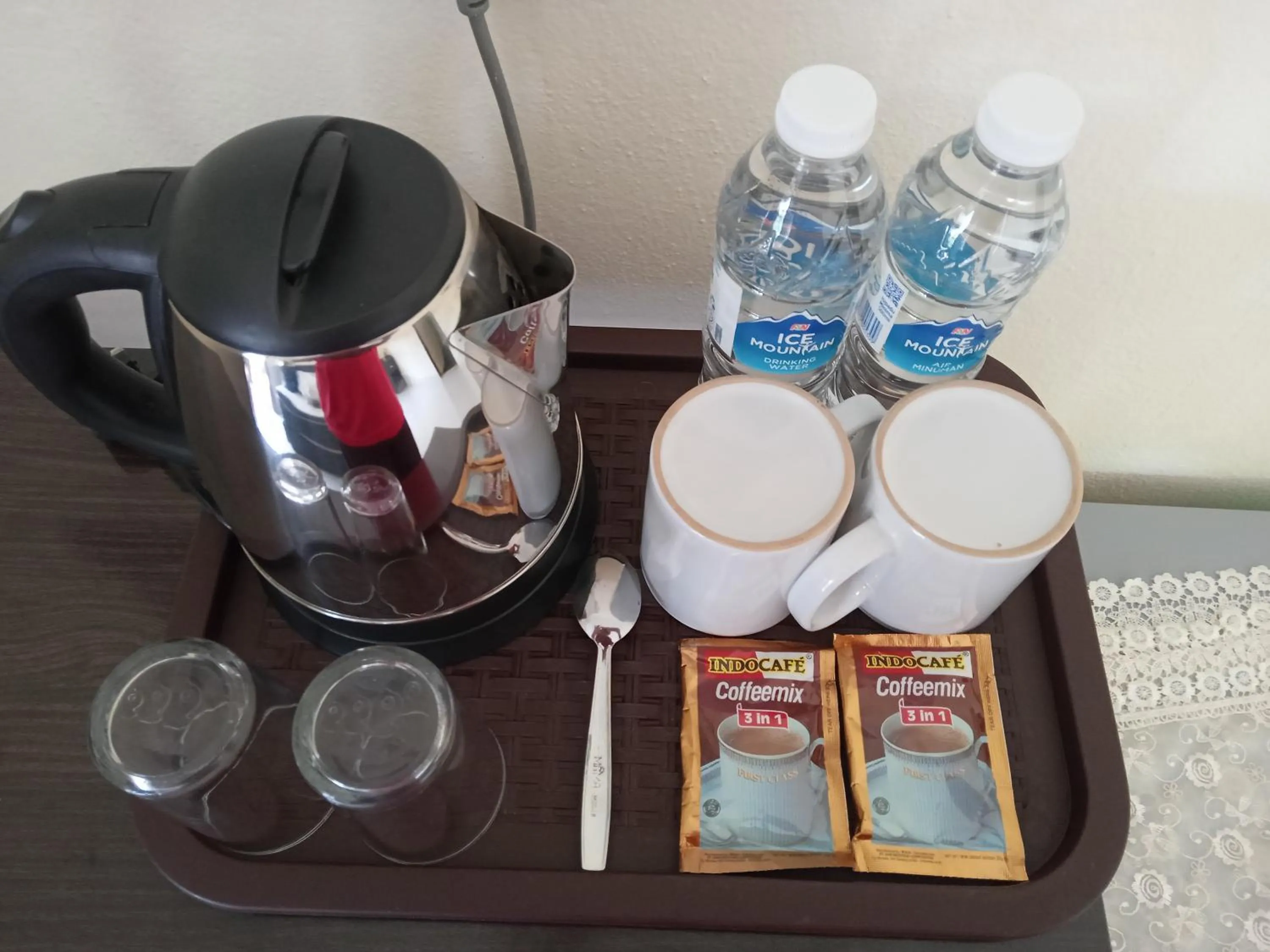 Coffee/tea facilities in Motel Aurora Damai