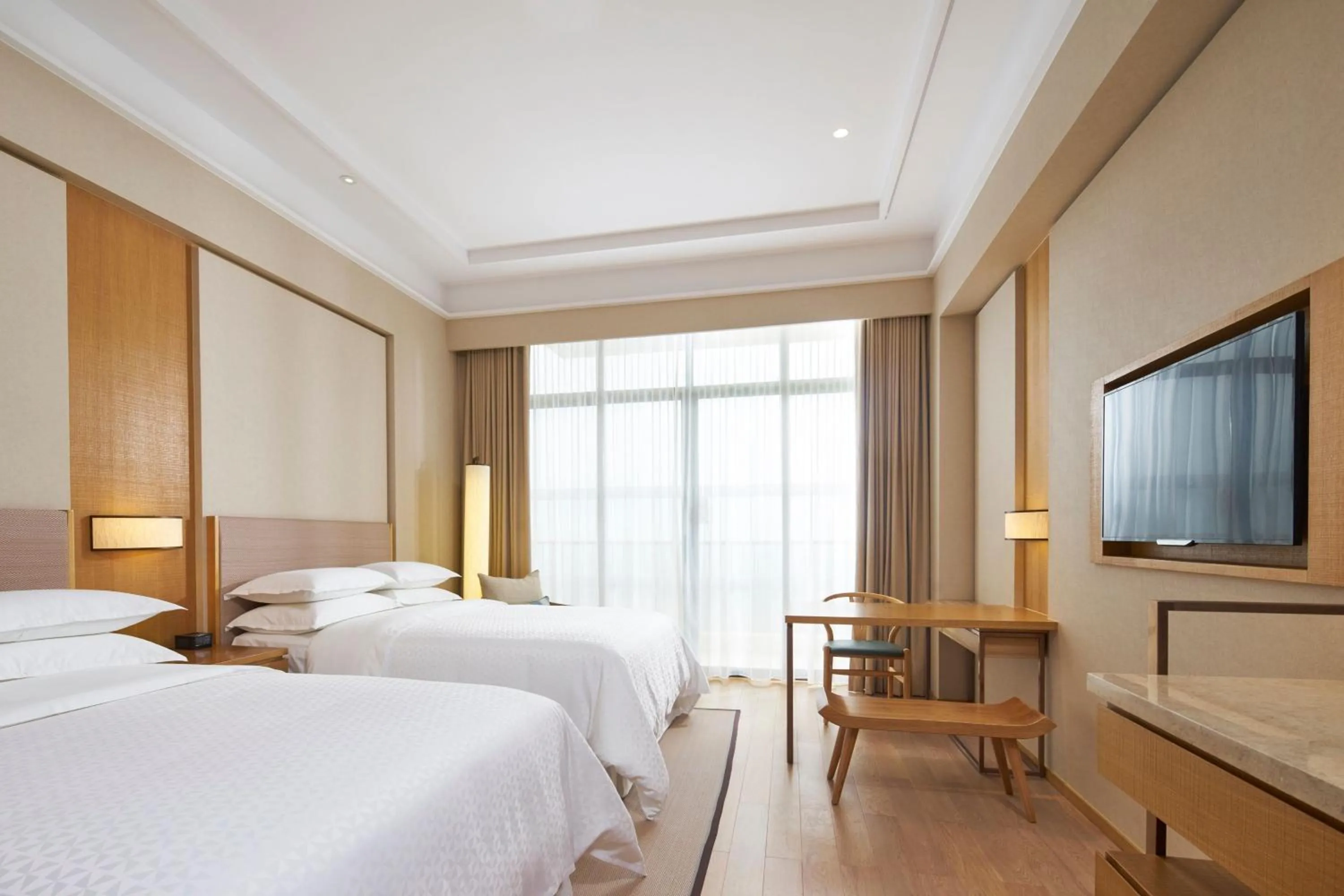 Photo of the whole room, Bed in Four Points by Sheraton Chengdu, Pujiang Resort