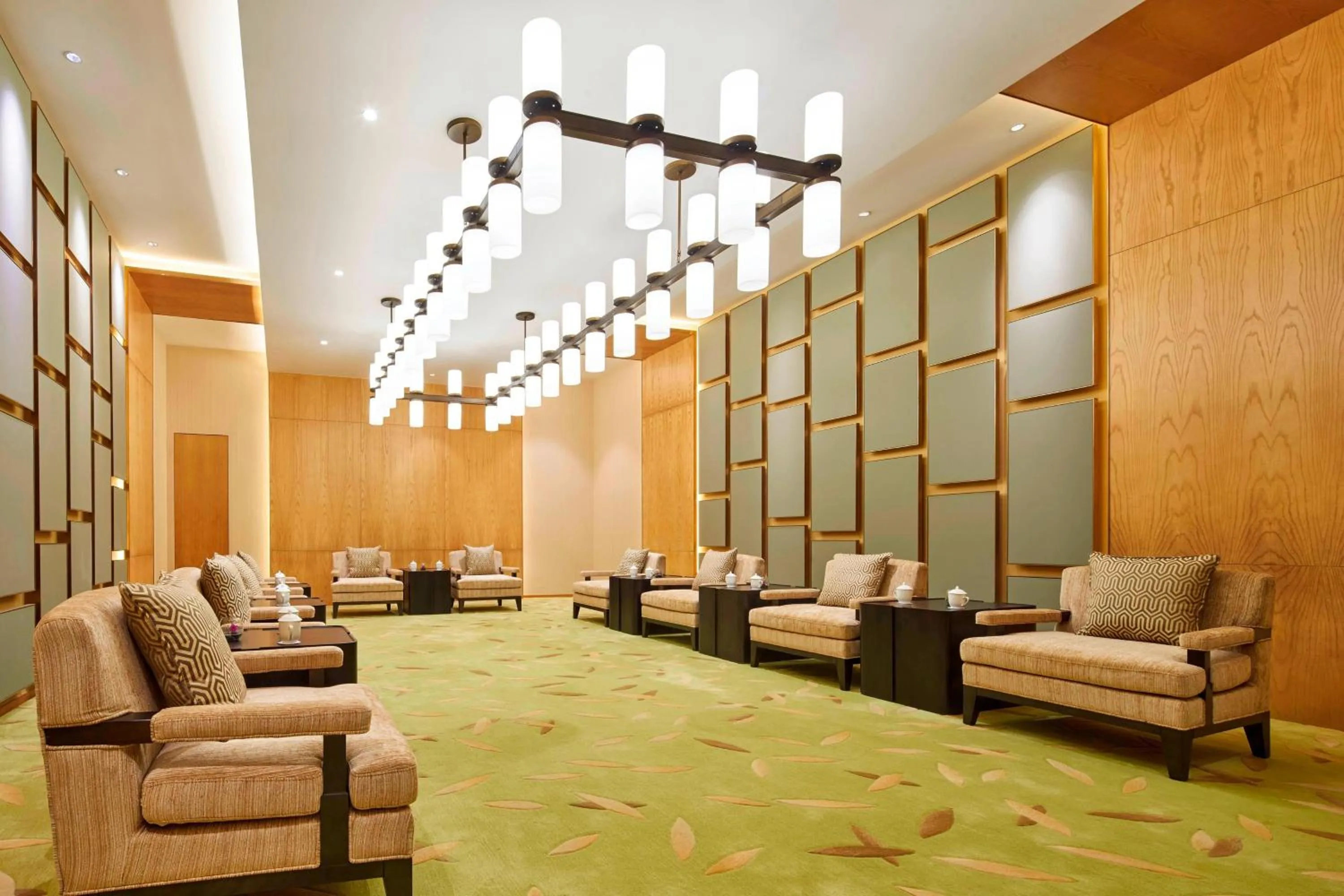 Meeting/conference room in Four Points by Sheraton Chengdu, Pujiang Resort