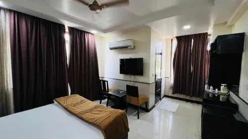 Aadhar Hotel