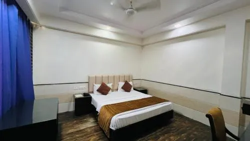 Aadhar Hotel