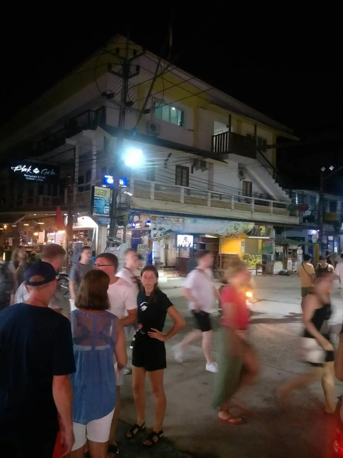 Restaurant/places to eat in Pranee Amata