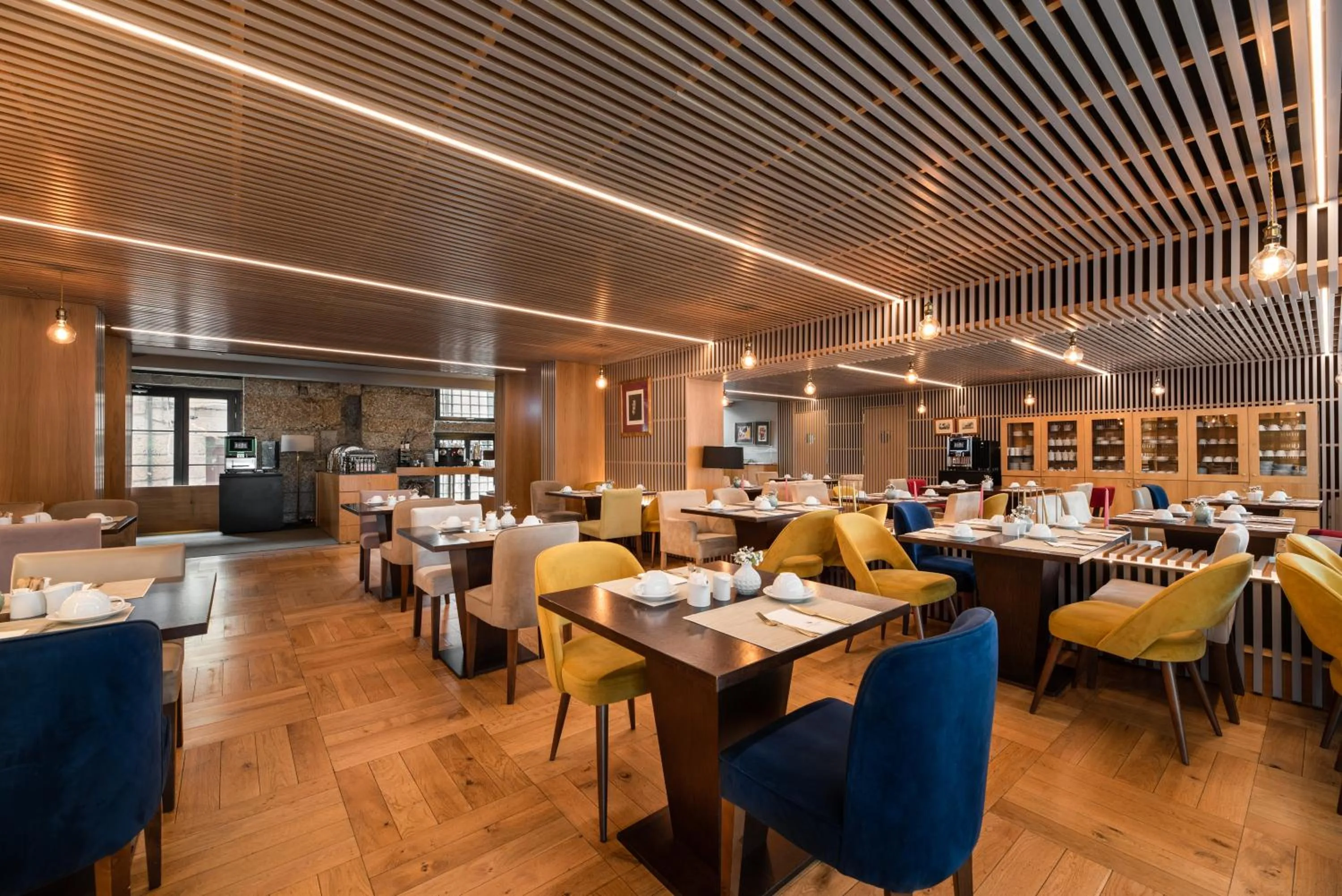 Restaurant/places to eat in Eurostars Santa Luzia