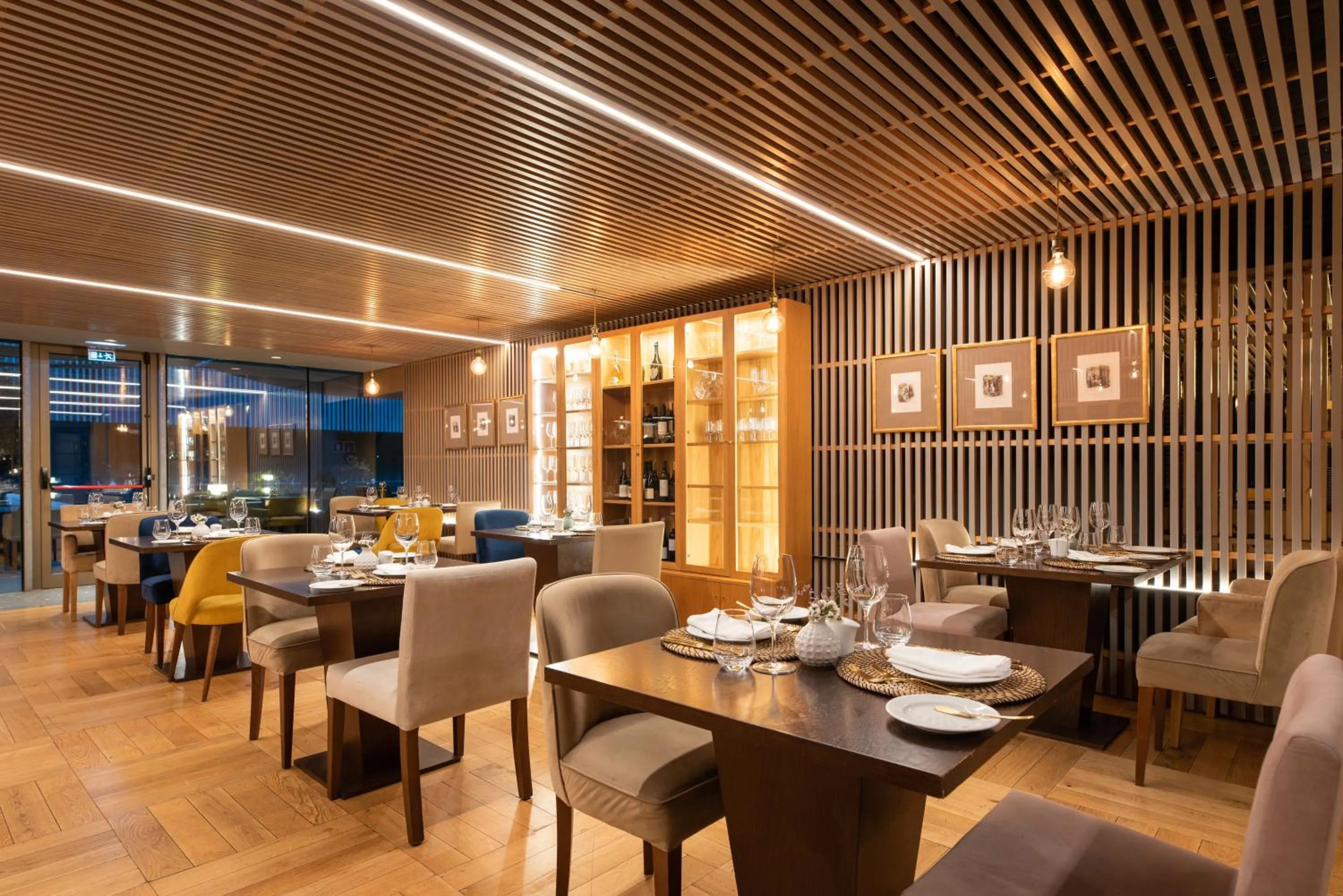 Restaurant/places to eat in Eurostars Santa Luzia