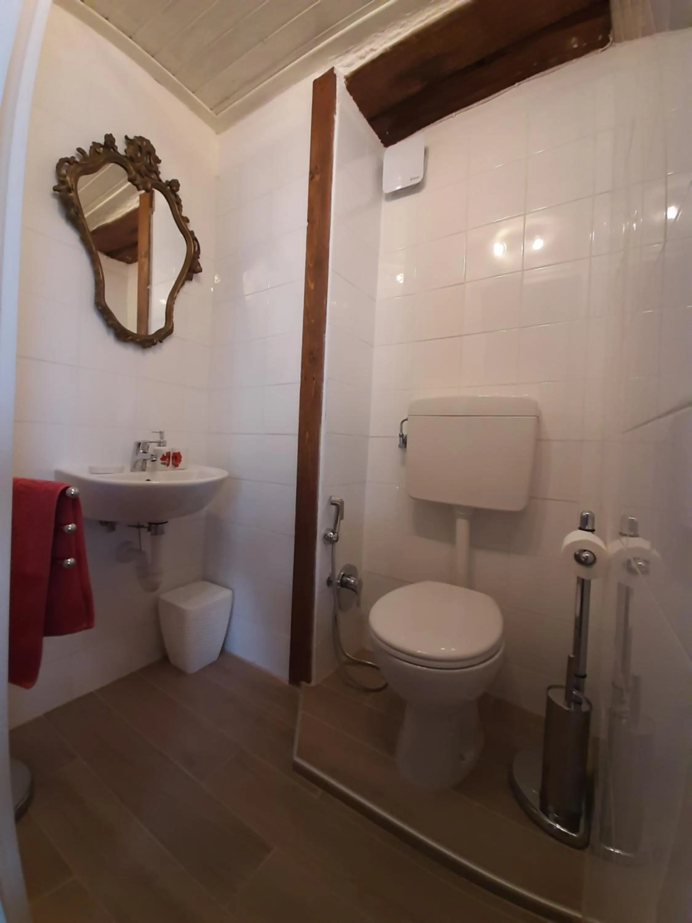 Toilet in B&B La Locanda del Cinghiale