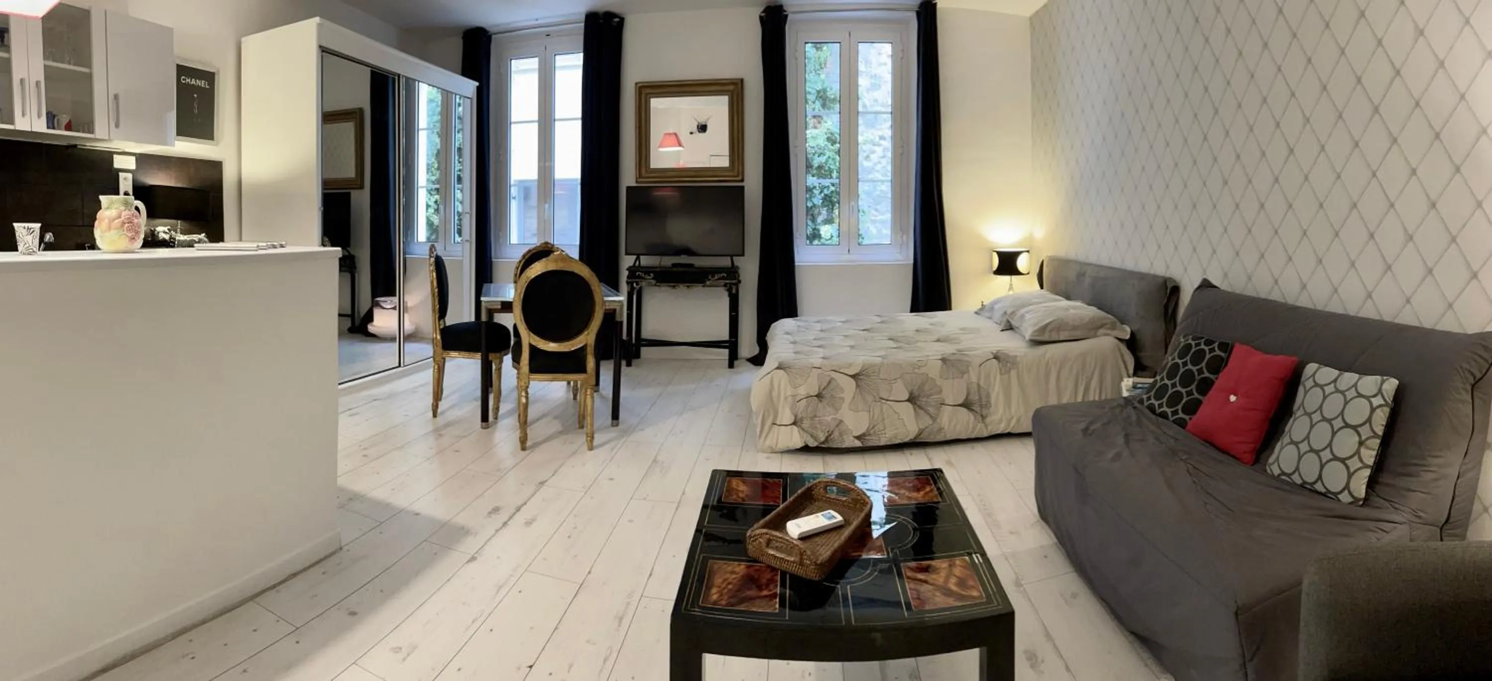 Living room in Les Remparts Antibes Location
