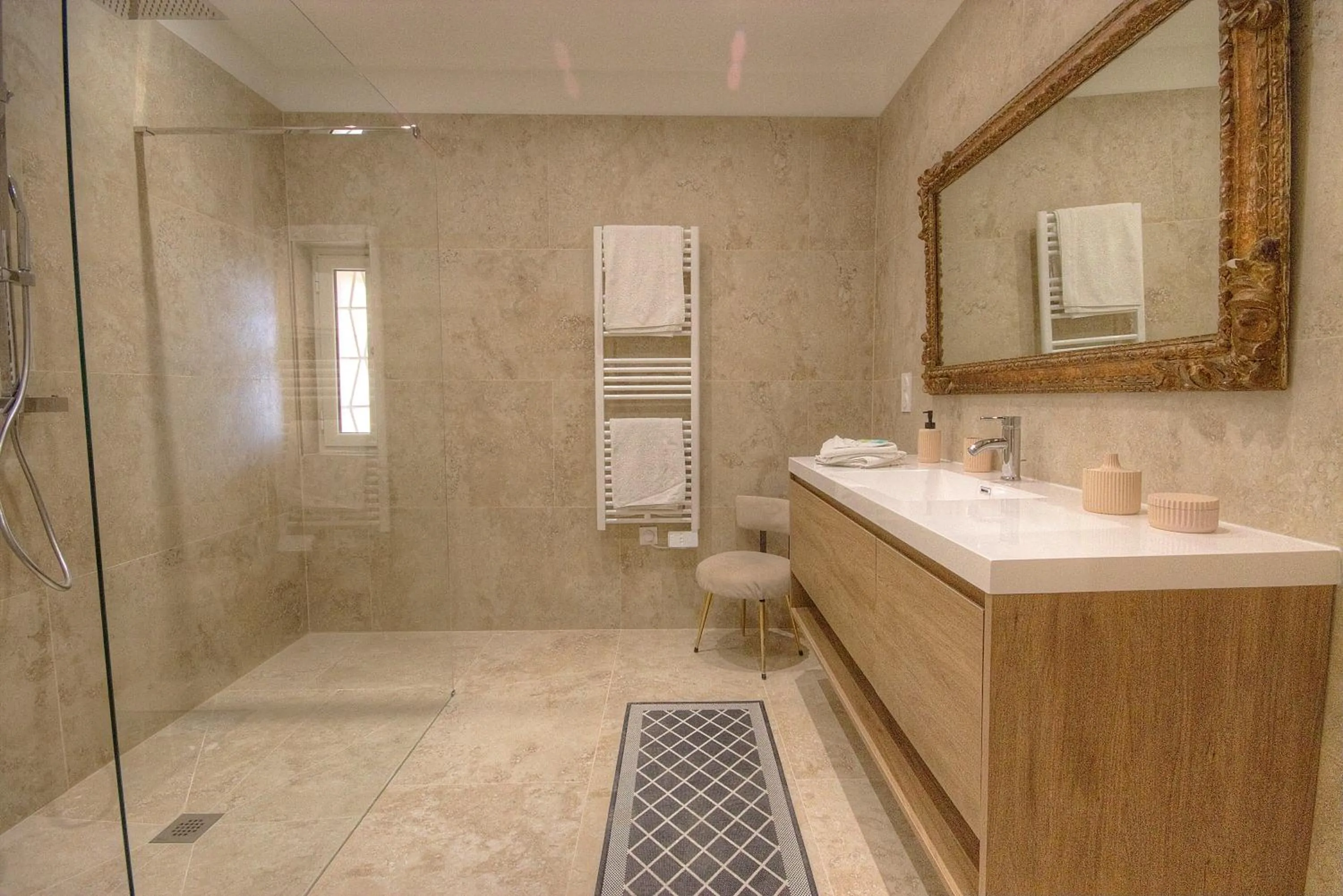 Bathroom in Les Remparts Antibes Location
