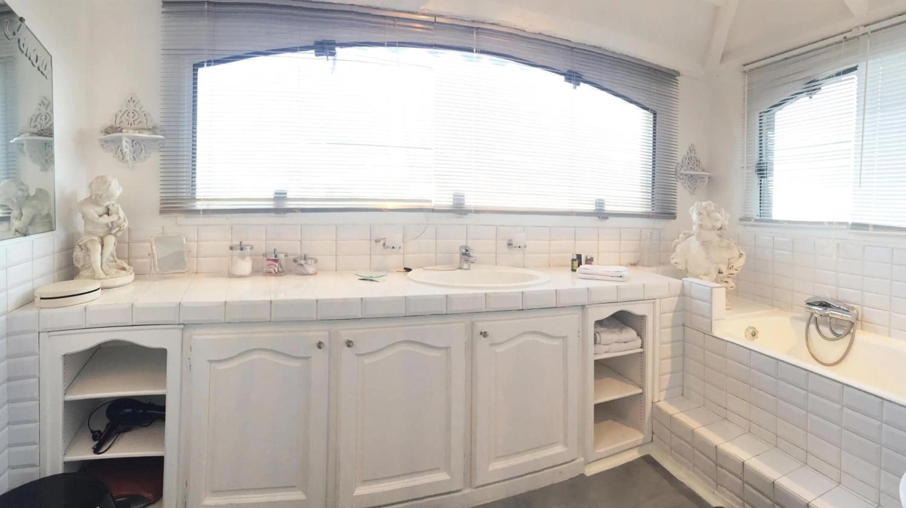 Bathroom in Les Remparts Antibes Location