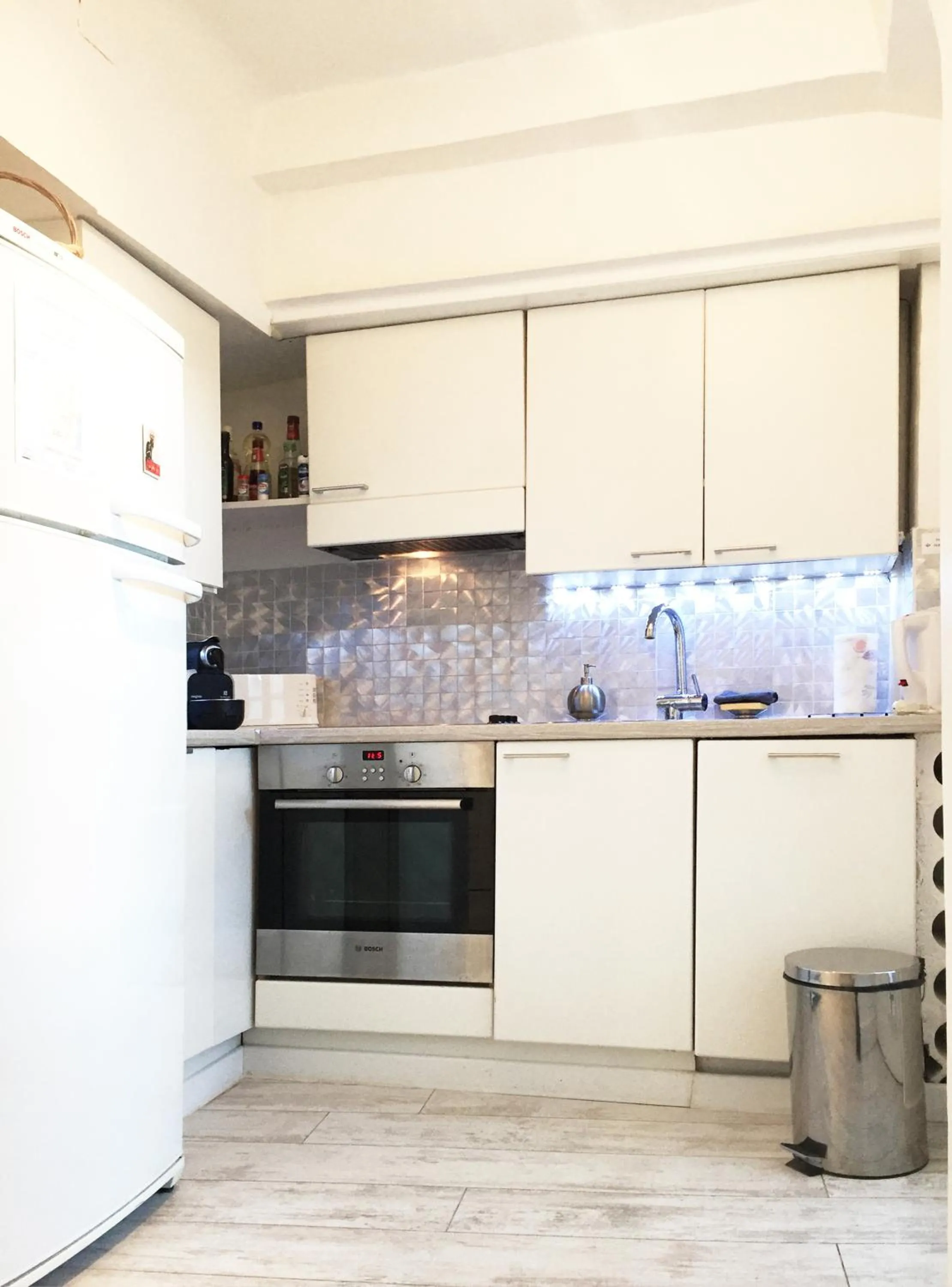Kitchen or kitchenette in Les Remparts Antibes Location