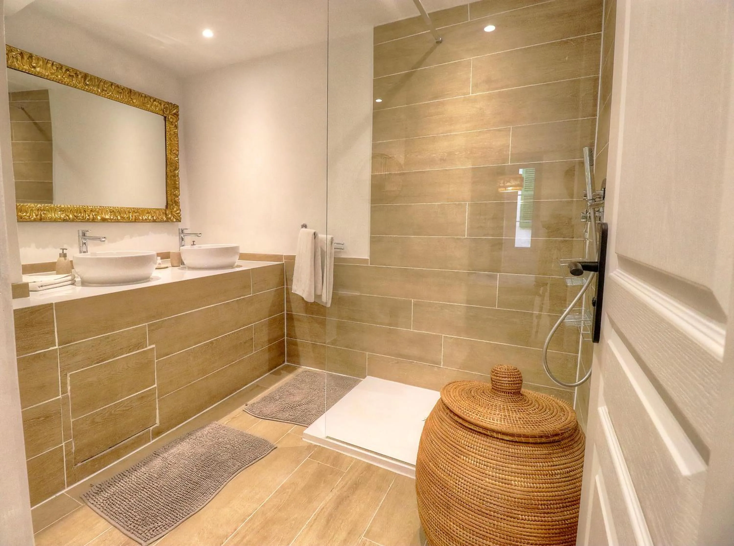 Bathroom in Les Remparts Antibes Location