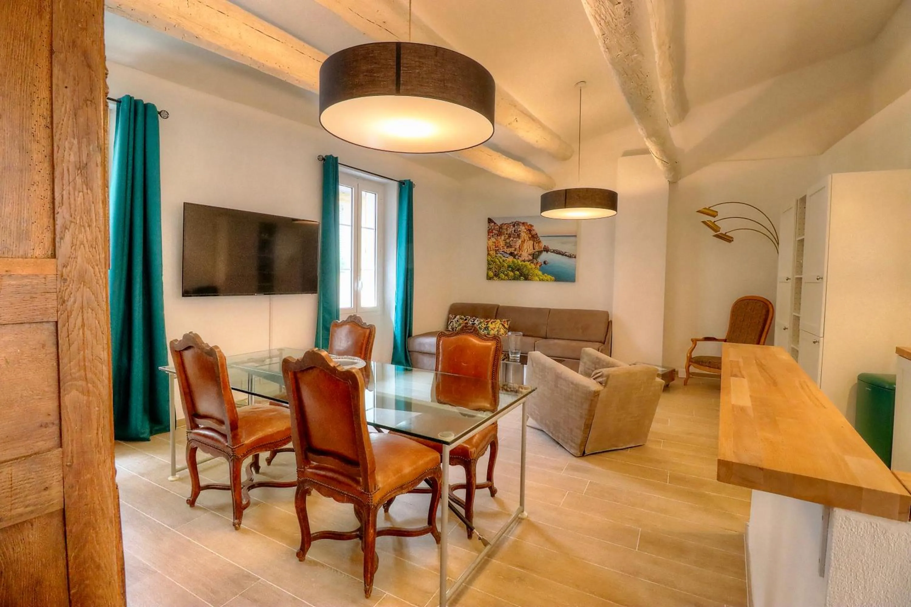 Living room in Les Remparts Antibes Location